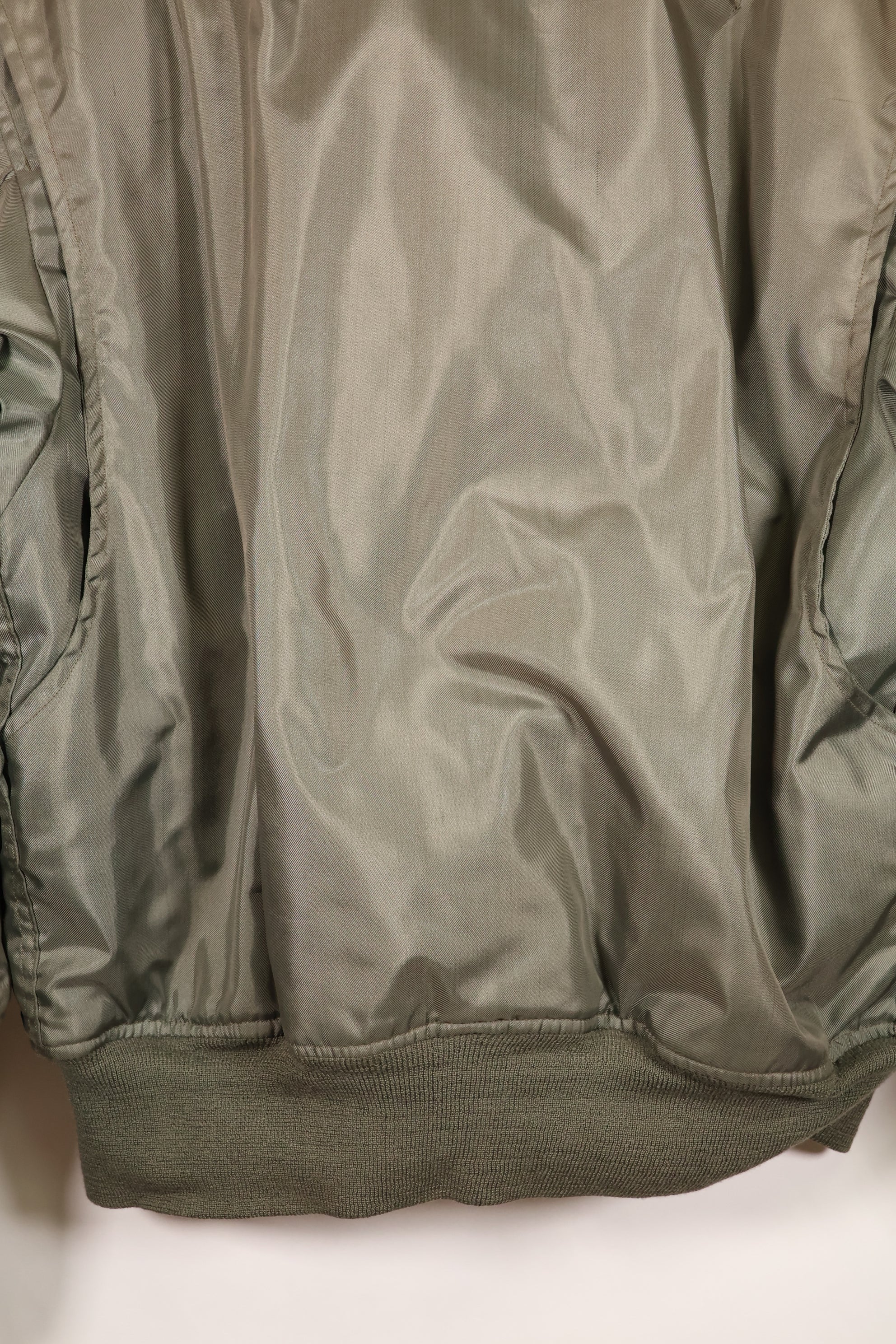 1970年代後半頃　推定MEDIUM　アメリカ海軍　CWU-45P フライトジャケット　インターメディエイト　中古品