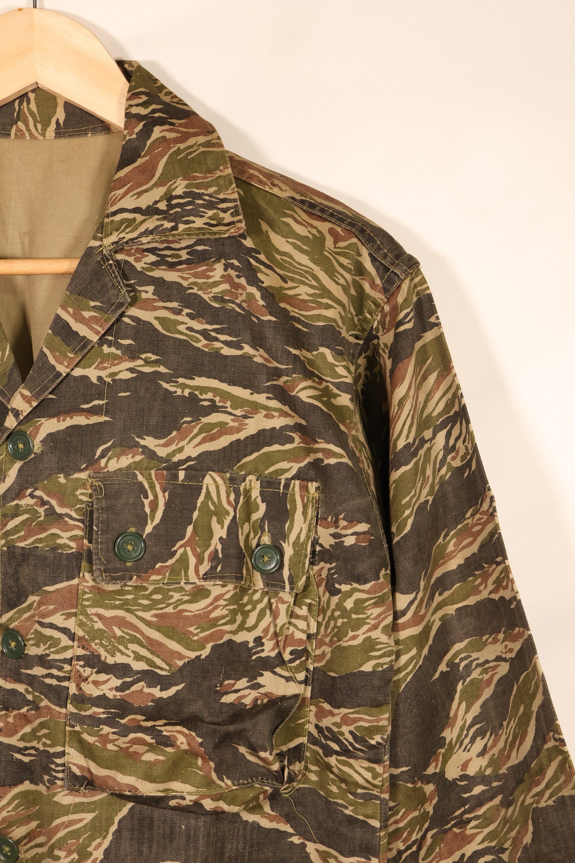 1960年代後半頃　ローカルメイド　推定 ベトナム or タイ製　タイガーストライプ　シャツ　中古品