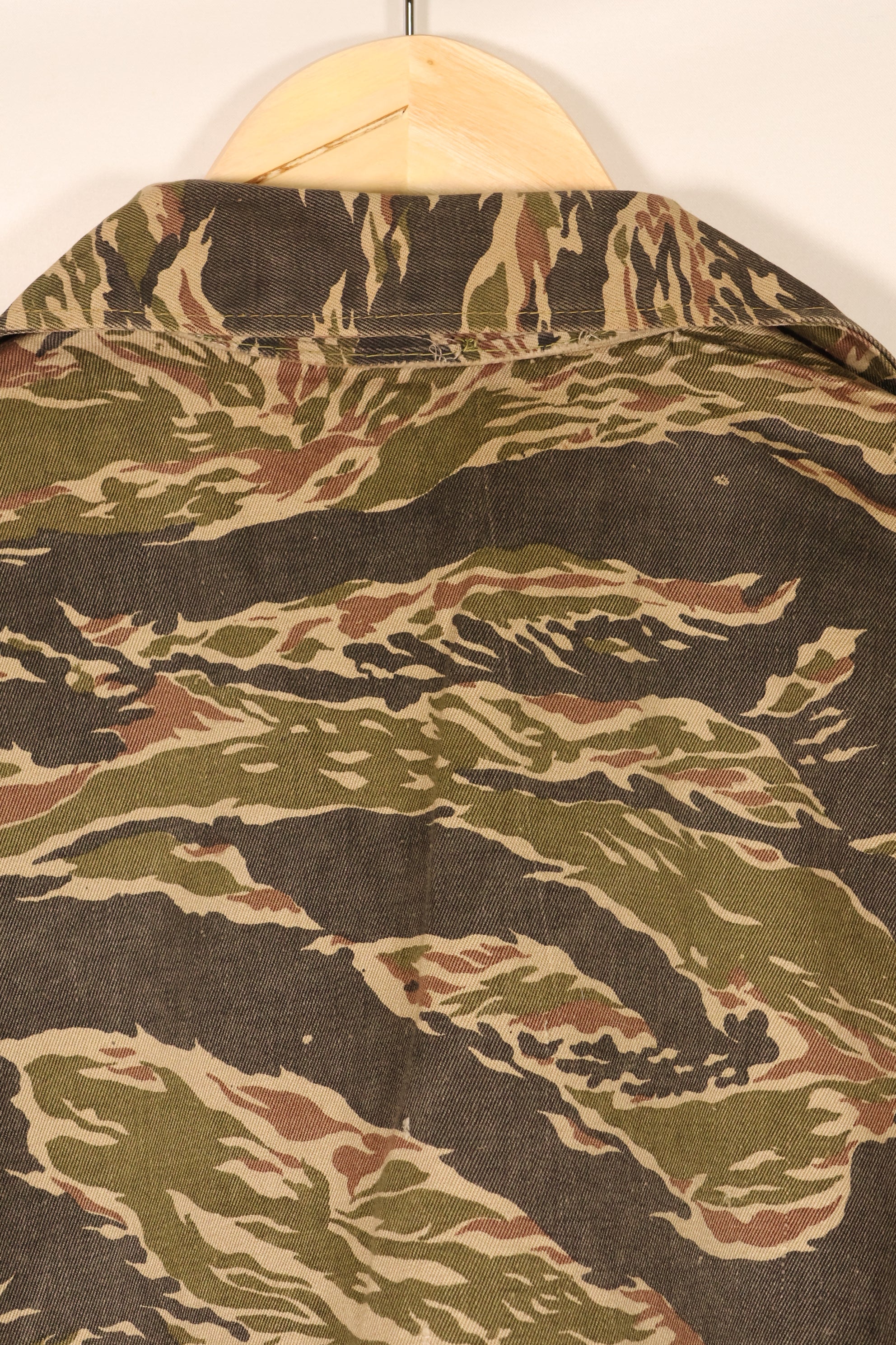 1960年代後半頃　ローカルメイド　推定 ベトナム or タイ製　タイガーストライプ　シャツ　中古品