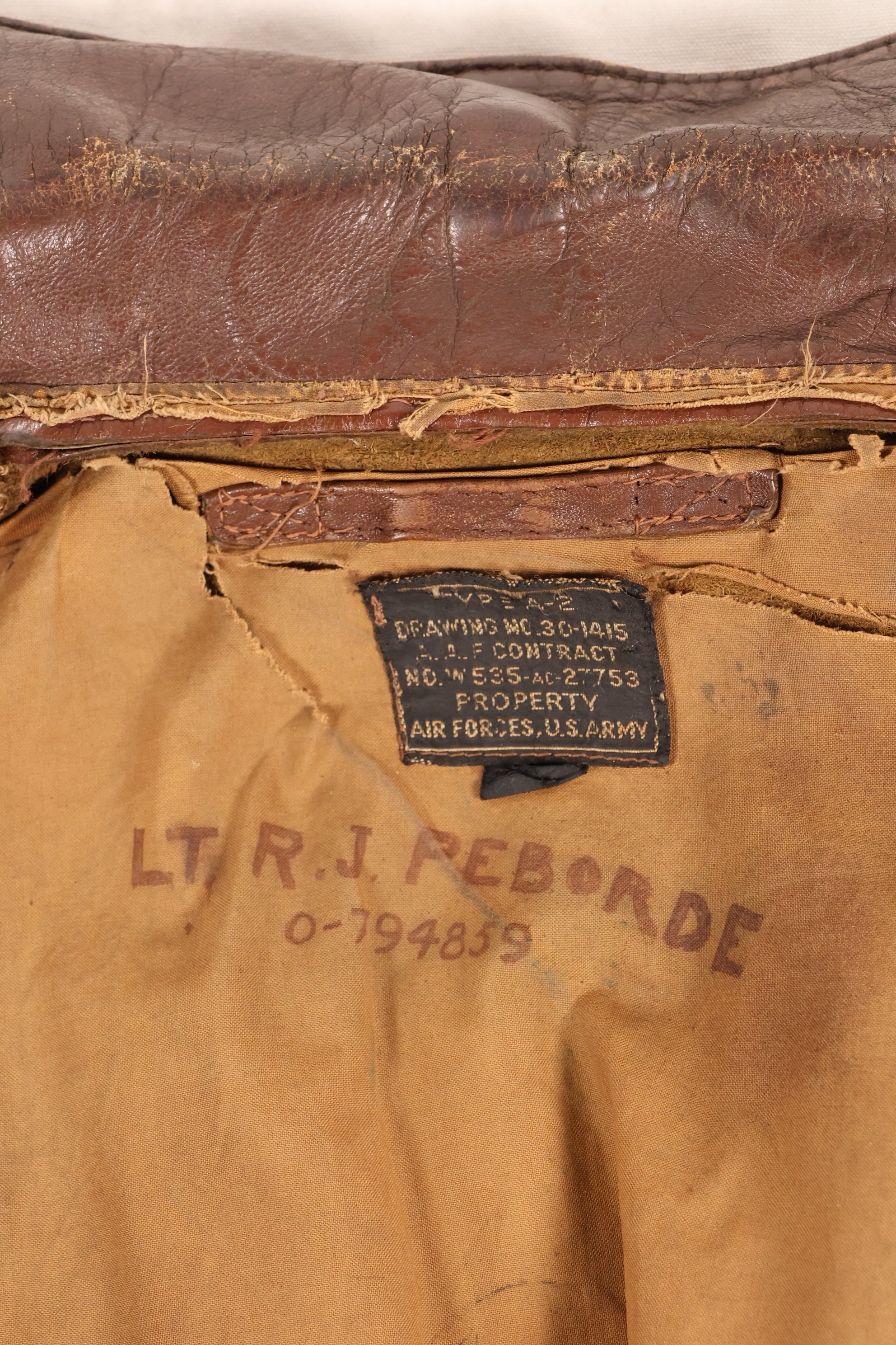 1940年代　サイズ42　WWII　アメリカ陸軍航空隊　USAAF　A-2 フライトジャケット　ネーム入り　中古品