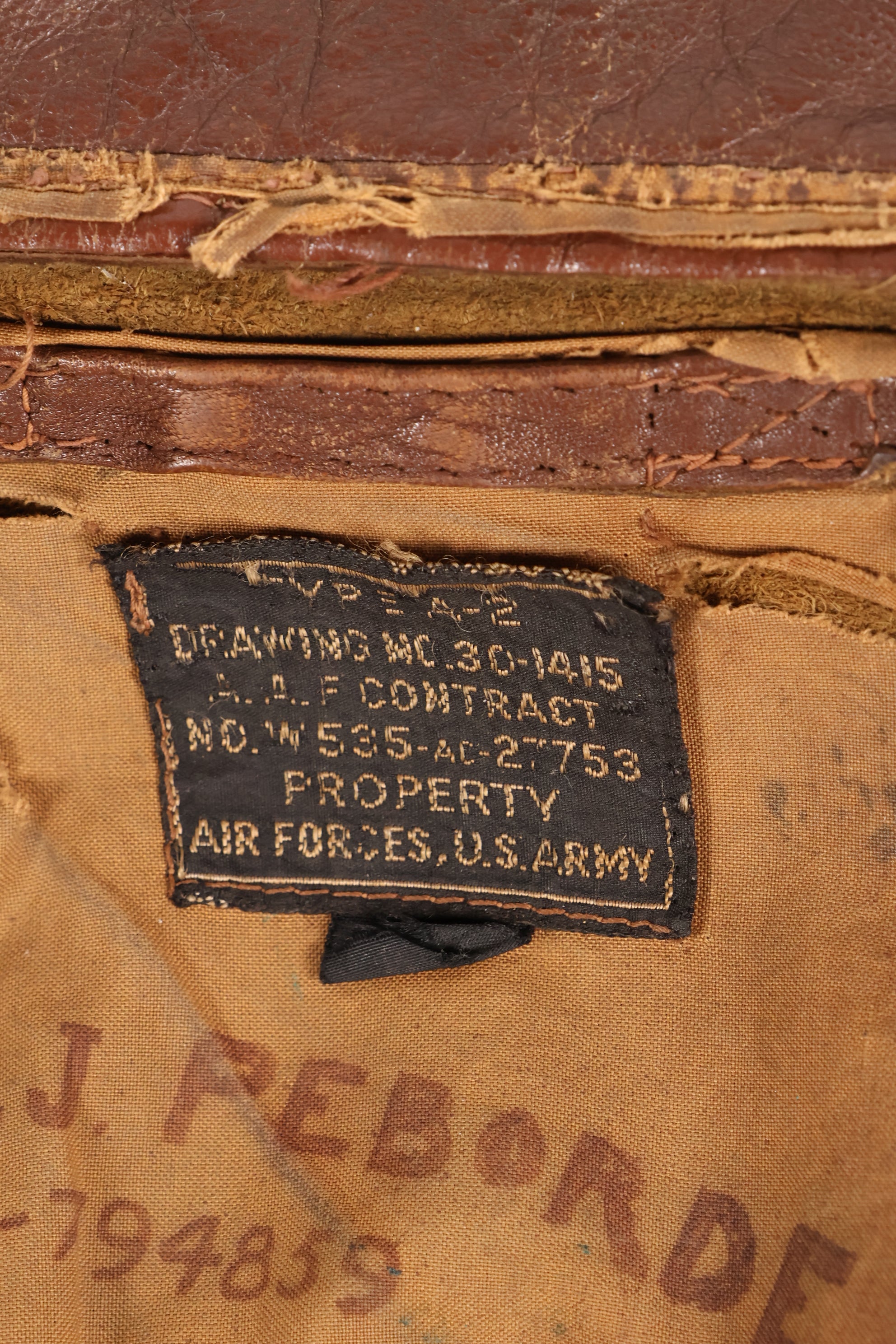 1940年代　サイズ42　WWII　アメリカ陸軍航空隊　USAAF　A-2 フライトジャケット　ネーム入り　中古品