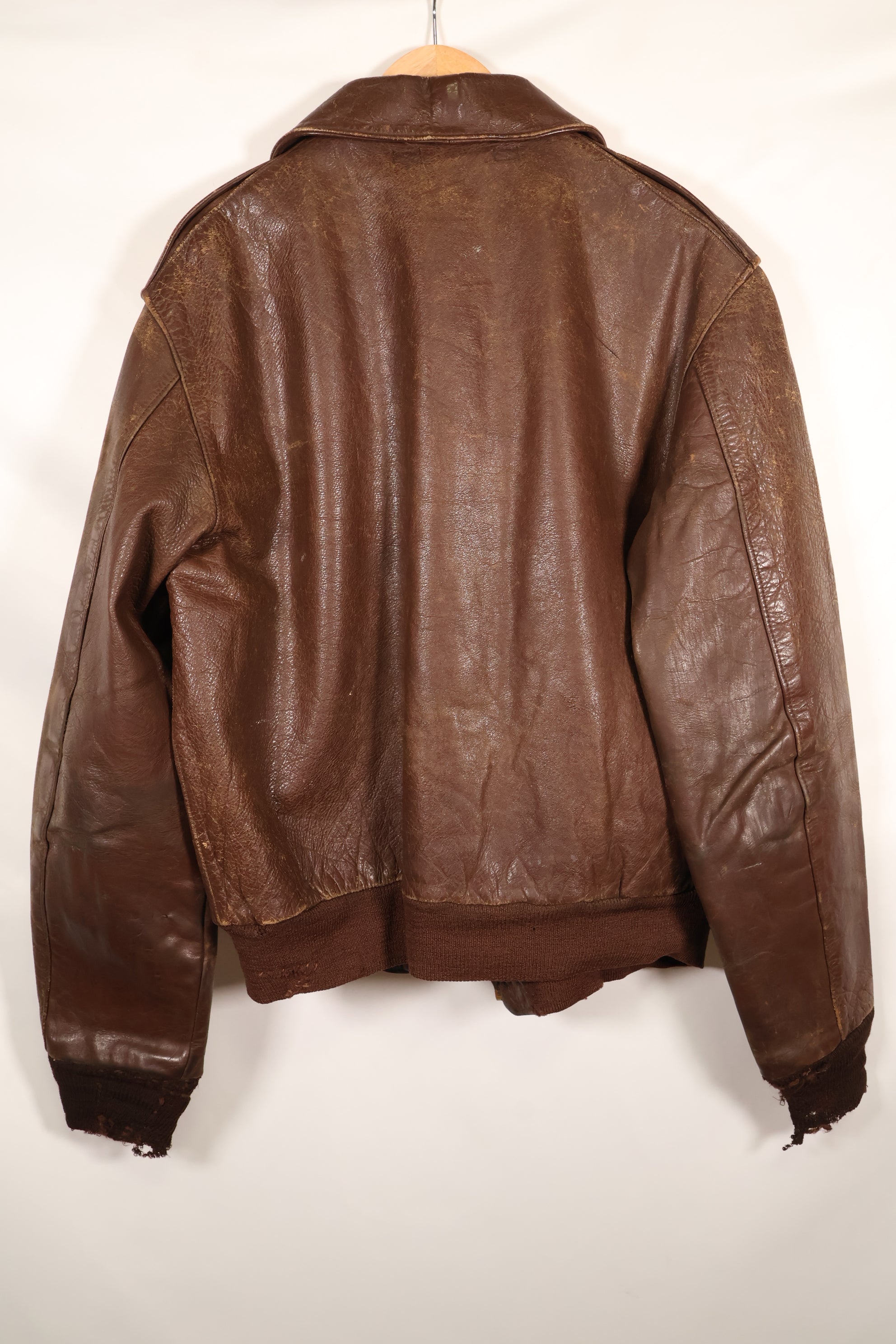 1940年代　サイズ42　WWII　アメリカ陸軍航空隊　USAAF　A-2 フライトジャケット　ネーム入り　中古品