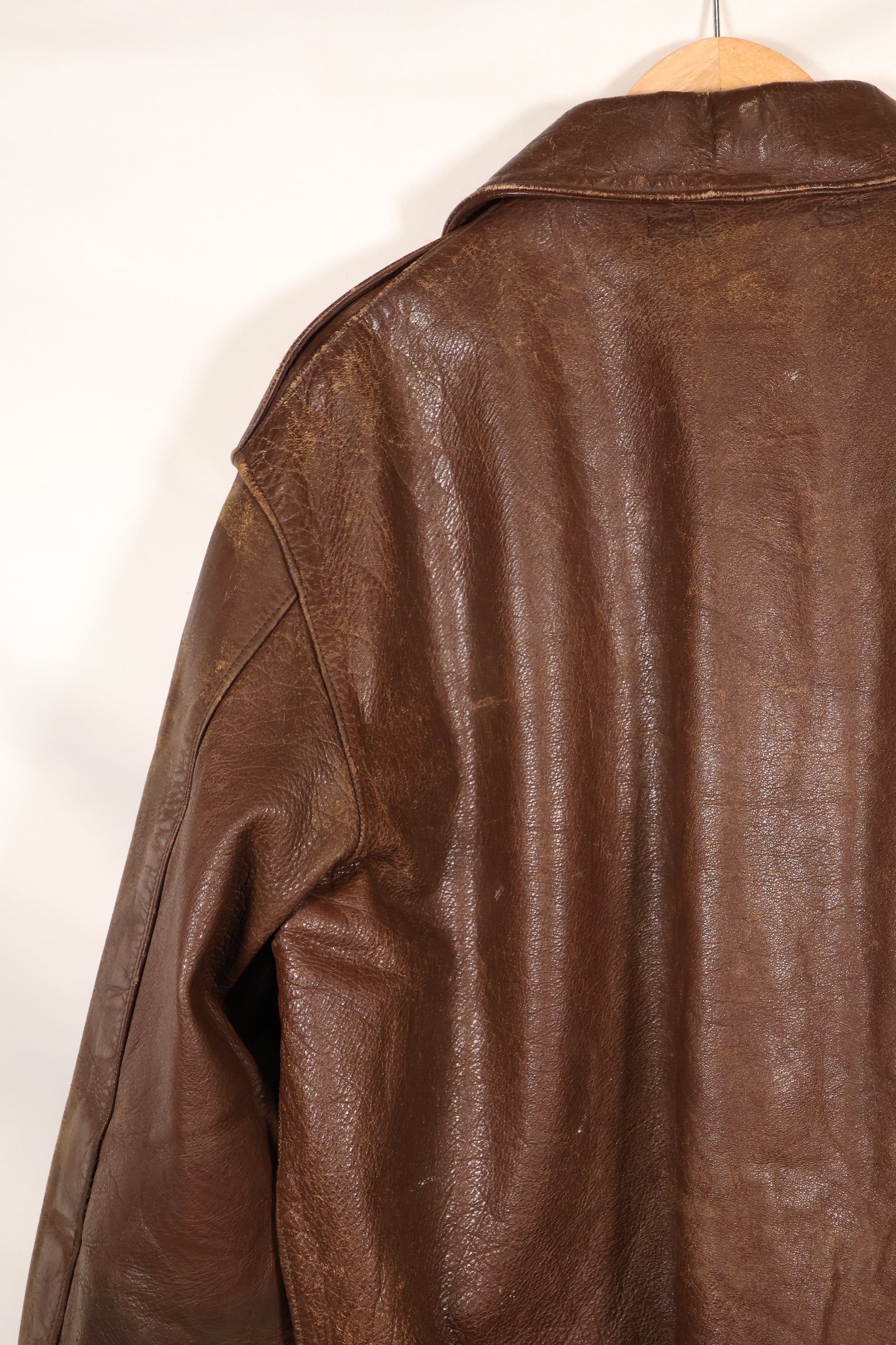 1940年代　サイズ42　WWII　アメリカ陸軍航空隊　USAAF　A-2 フライトジャケット　ネーム入り　中古品