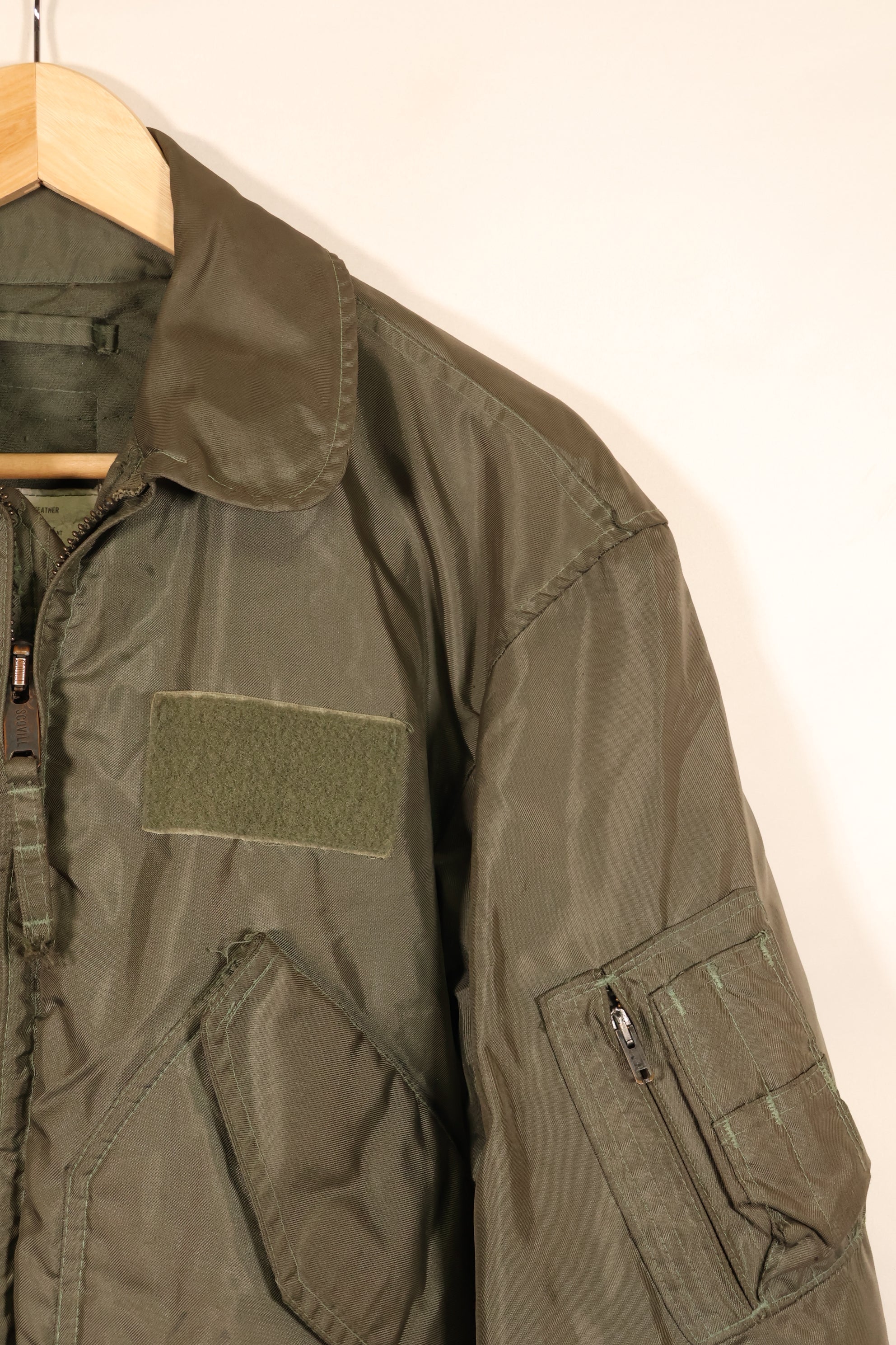 推定1980年代後半　S〜Mサイズ　アメリカ海軍　CWU-45P　インターメディエイト　フライトジャケット　中古品