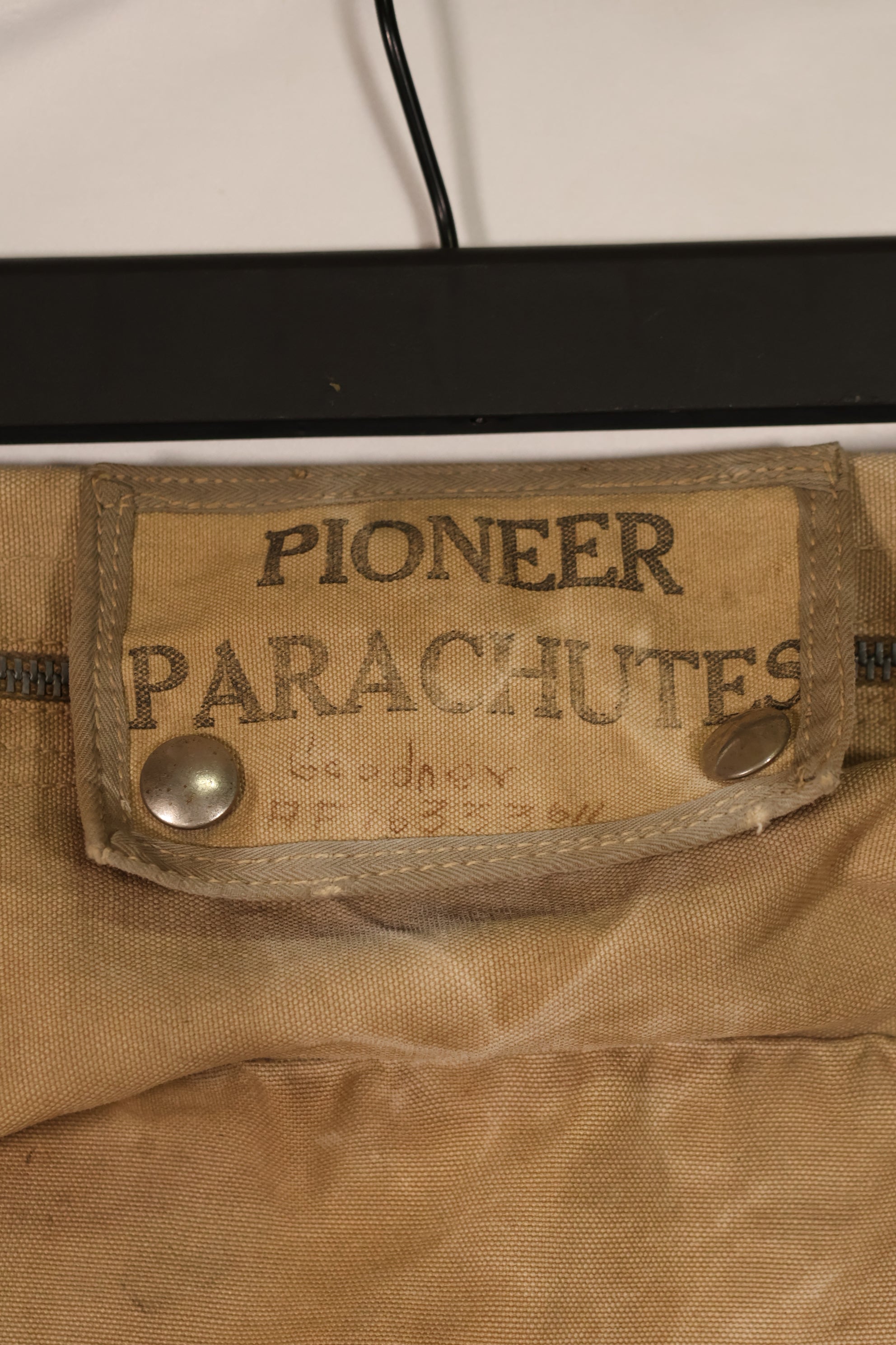 実物　WWII　PIONEER PARACHUTES　バッグ　中古品　キットバック