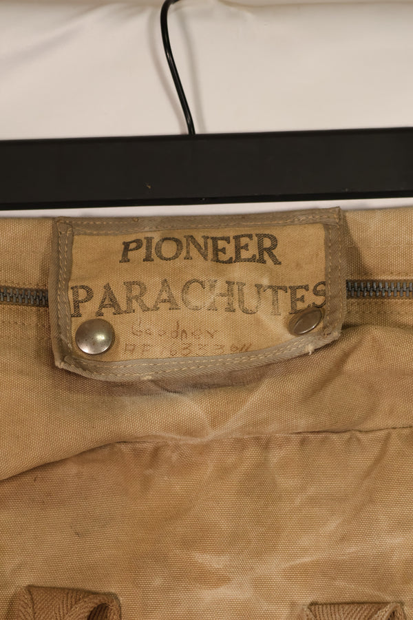 実物　WWII　PIONEER PARACHUTES　バッグ　中古品　キットバック