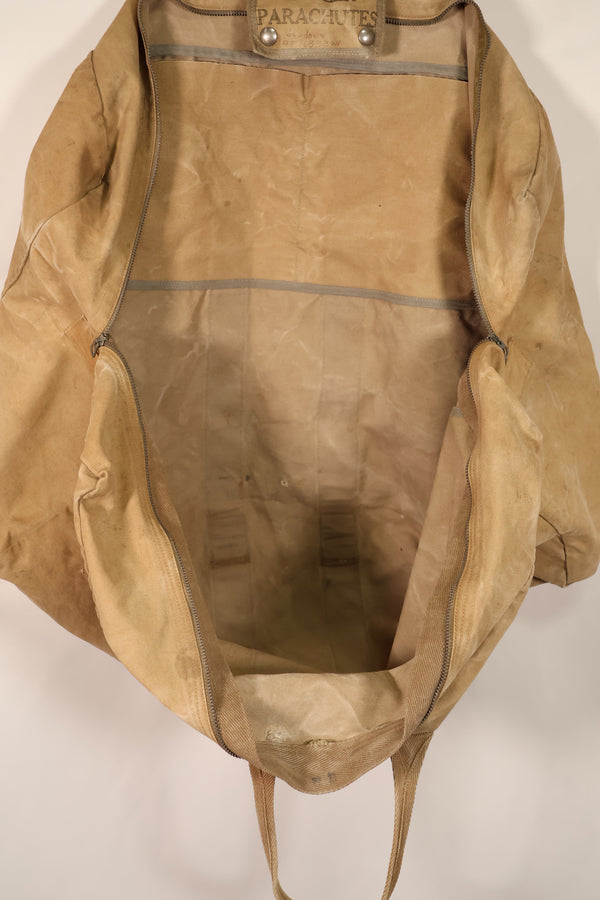 実物　WWII　PIONEER PARACHUTES　バッグ　中古品　キットバック