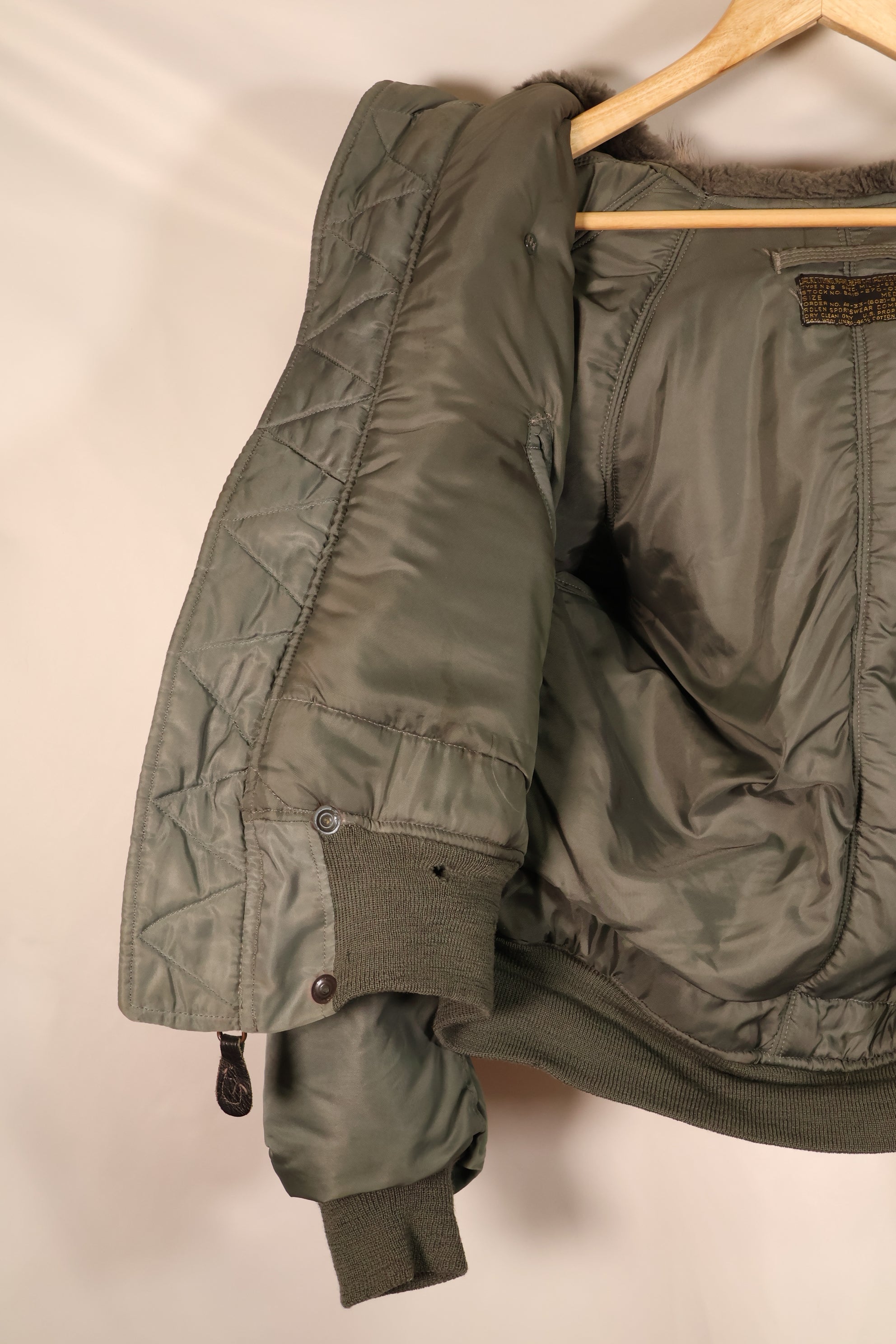 1950年代中頃　MEDIUM　アメリカ空軍　USAF　N2-B　フライトジャケット　中古品