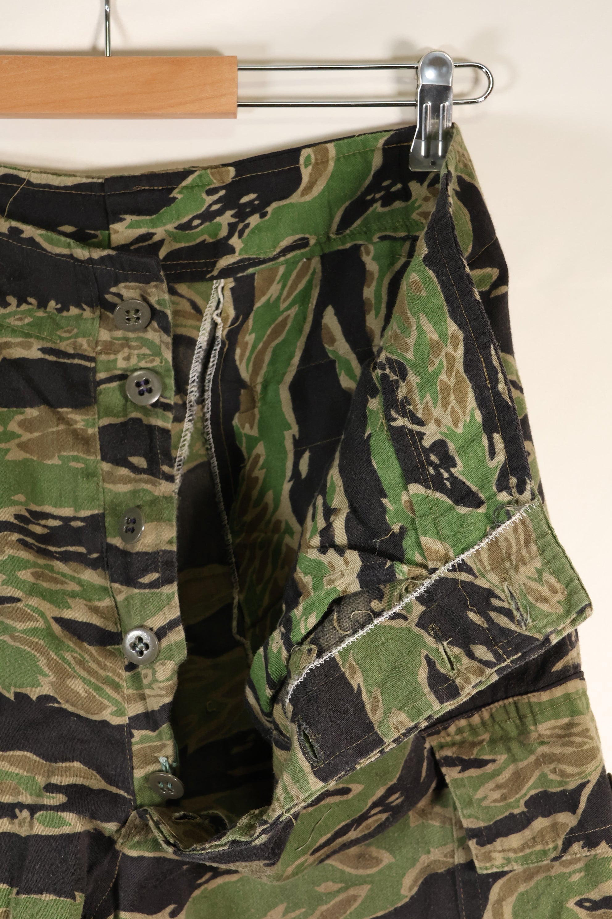 1960年代後半〜70年代　テイラー製　レイトウォー　タイガーストライプ　大きめ　パンツ　中古