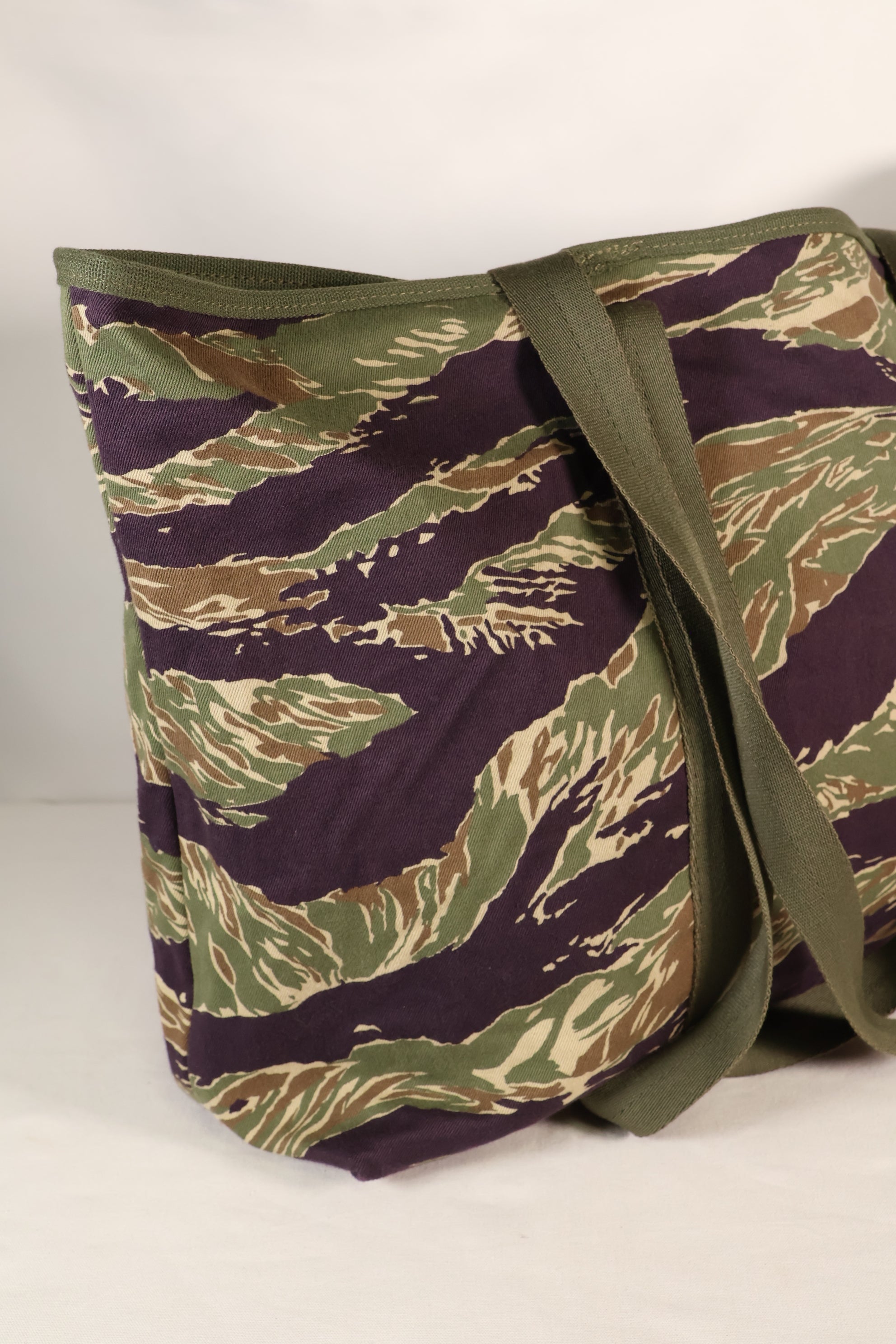 MILITARIA 1911 xSignal Depot コラボ　沖縄タイガー　タイガーストライプトートバッグ　