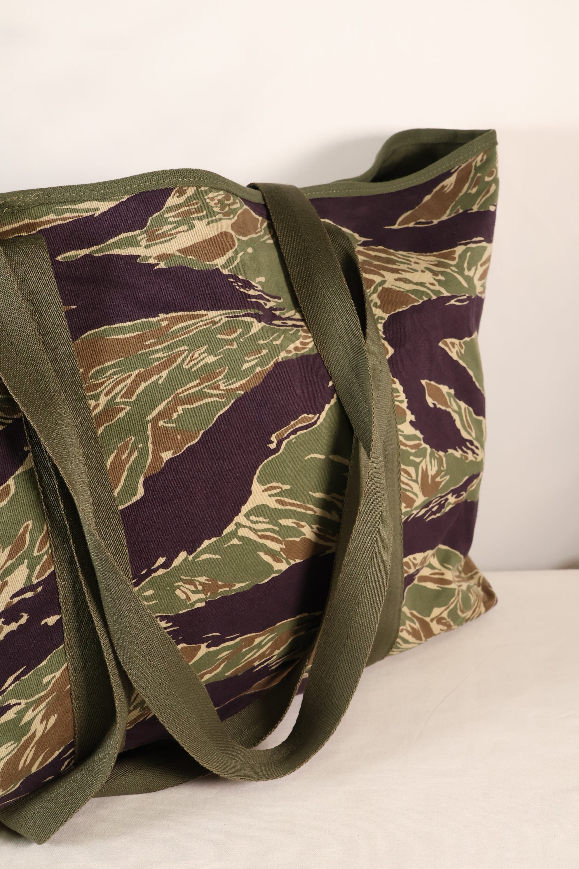 MILITARIA 1911 xSignal Depot コラボ　沖縄タイガー　タイガーストライプトートバッグ　