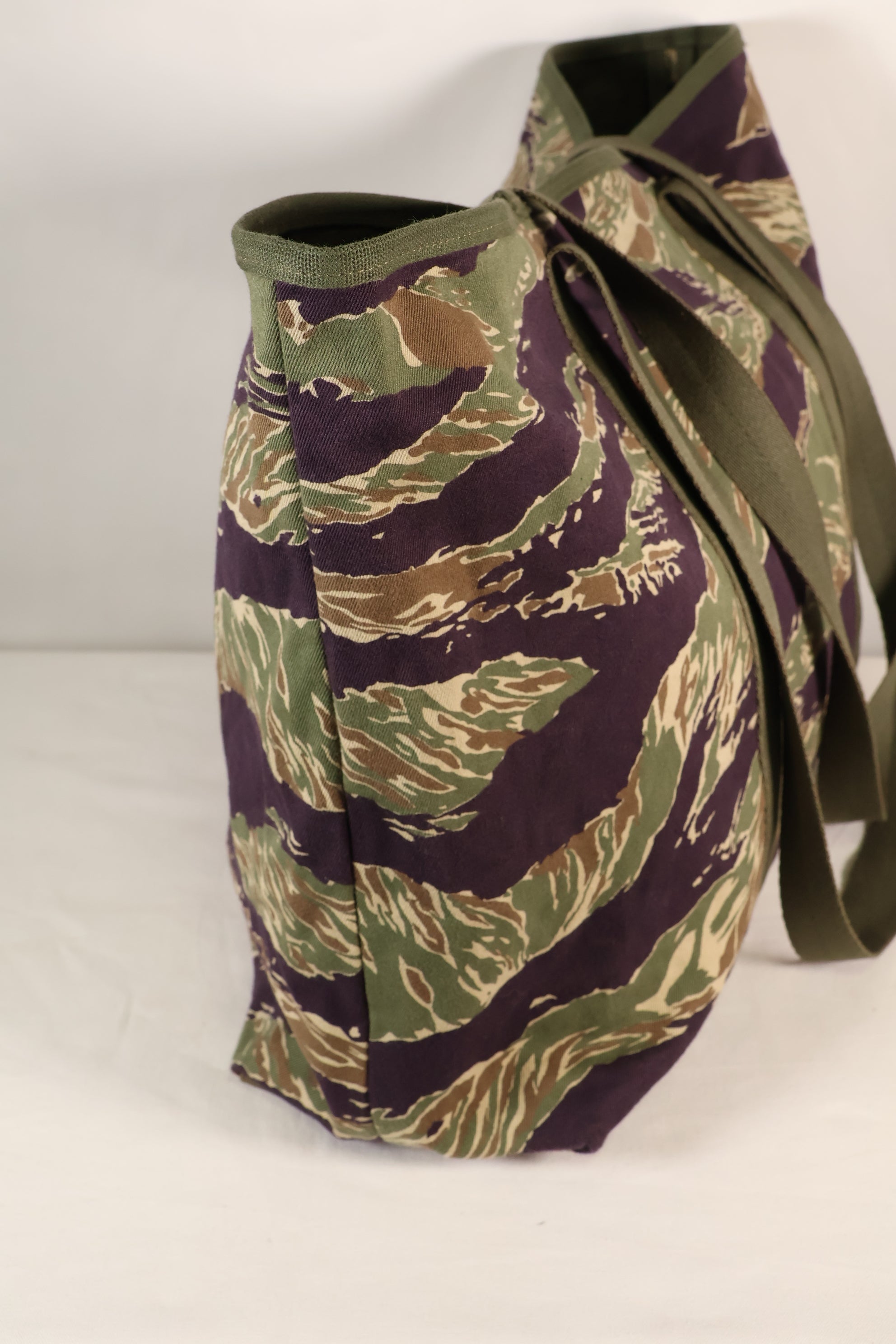 MILITARIA 1911 xSignal Depot コラボ　沖縄タイガー　タイガーストライプトートバッグ　