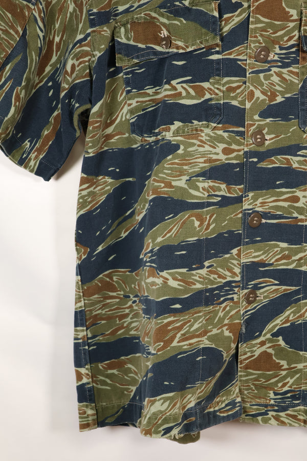 1970年代中頃　タイ製　シルバータイガー　ハーフスリーブシャツ　タイガーストライプ　中古品