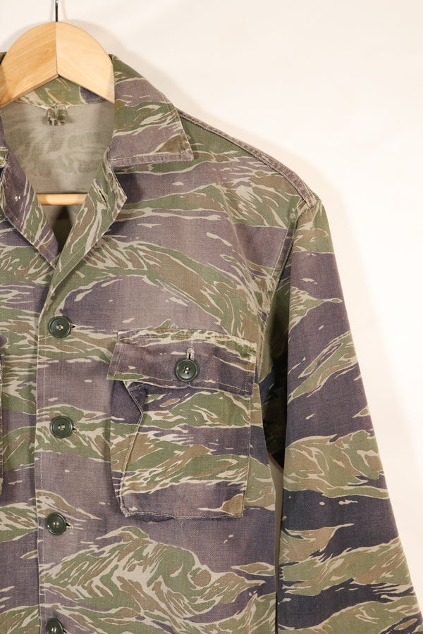 1960年代中頃　日本製　シルバータイガー　Asian Cut シャツ　退色強い　タイガーストライプ　中古品