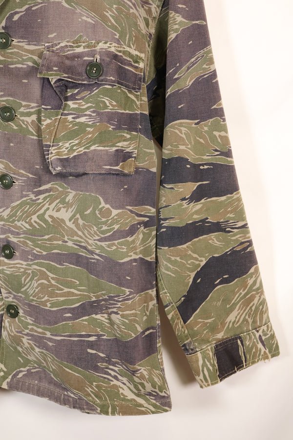 1960年代中頃　日本製　シルバータイガー　Asian Cut シャツ　退色強い　タイガーストライプ　中古品