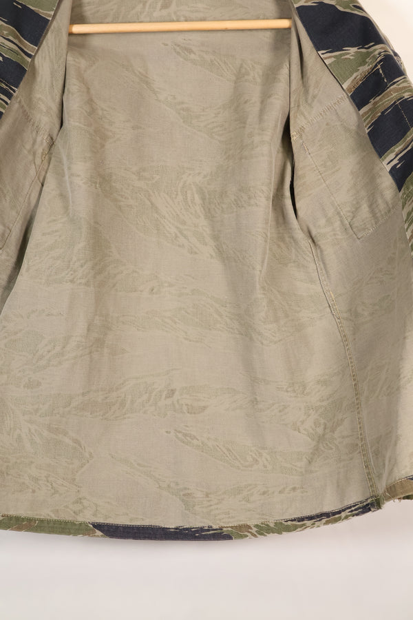 1960年代中頃　日本製　シルバータイガー　Asian Cut シャツ　退色強い　タイガーストライプ　中古品