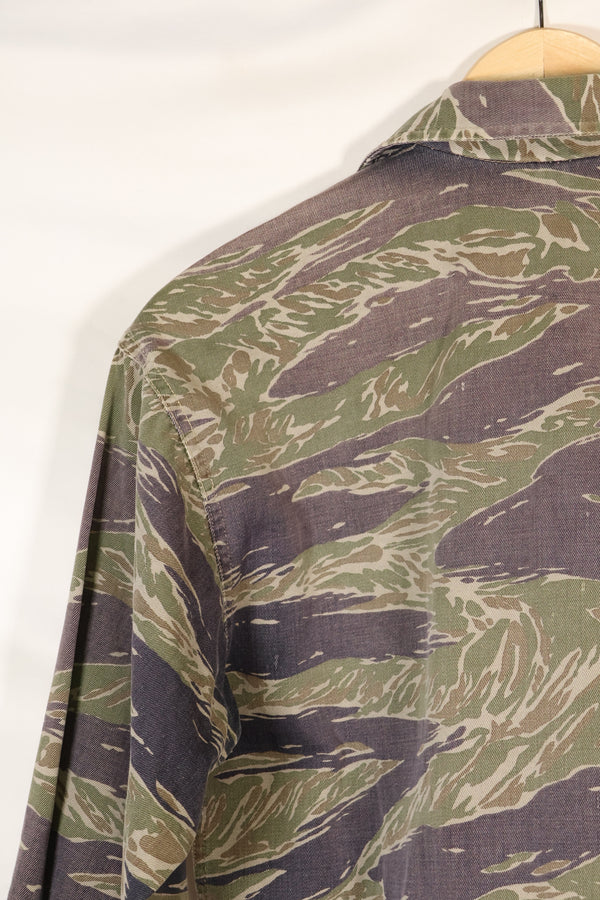 1960年代中頃　日本製　シルバータイガー　Asian Cut シャツ　退色強い　タイガーストライプ　中古品