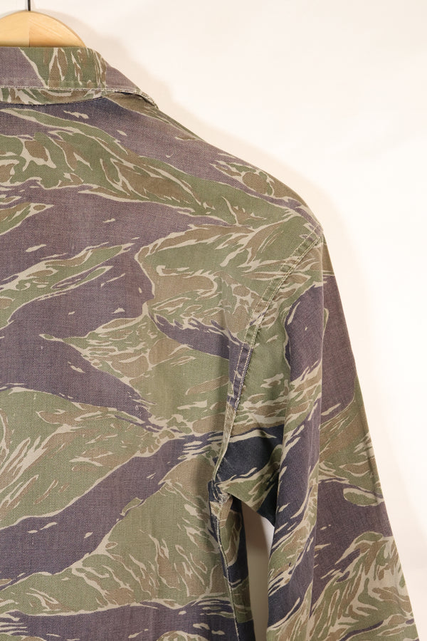 1960年代中頃　日本製　シルバータイガー　Asian Cut シャツ　退色強い　タイガーストライプ　中古品