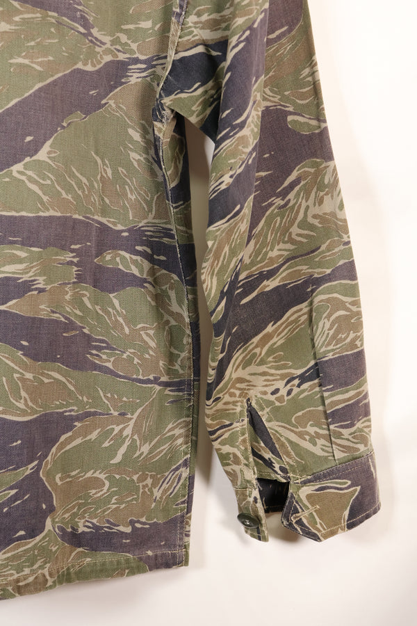 1960年代中頃　日本製　シルバータイガー　Asian Cut シャツ　退色強い　タイガーストライプ　中古品