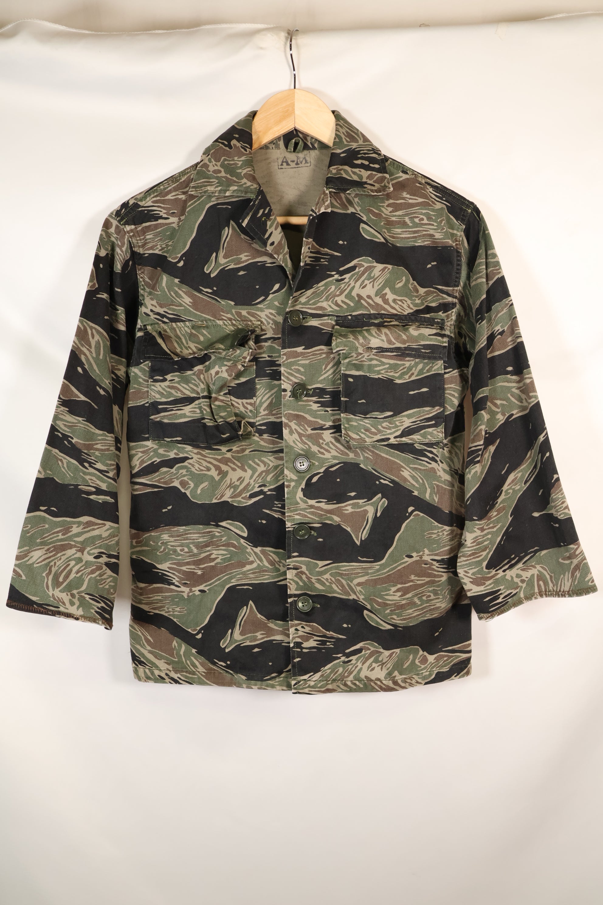 1960年代　日本製　シルバータイガー　Asian Cut シャツ　タイガーストライプ　中古品　カフスなし