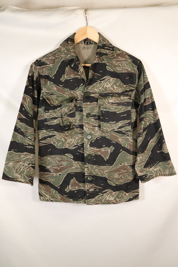 1960年代　日本製　シルバータイガー　Asian Cut シャツ　タイガーストライプ　中古品　カフスなし