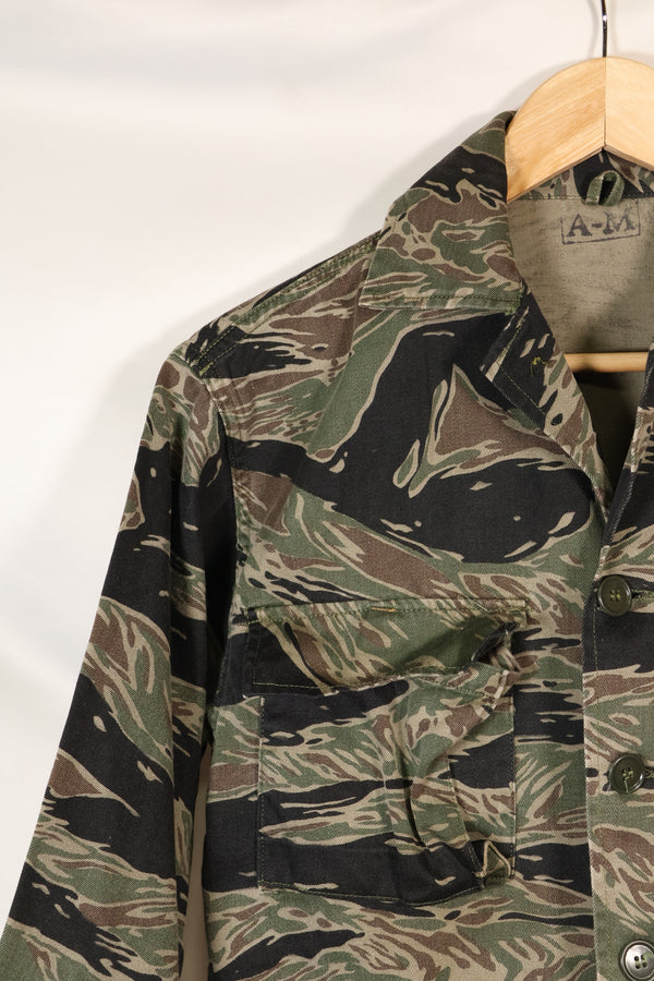 1960年代　日本製　シルバータイガー　Asian Cut シャツ　タイガーストライプ　中古品　カフスなし