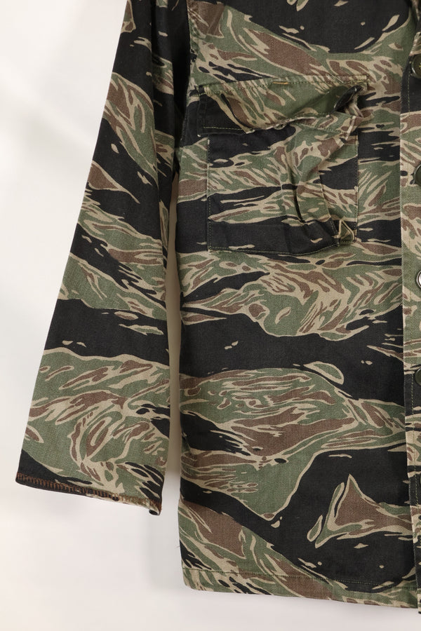 1960年代　日本製　シルバータイガー　Asian Cut シャツ　タイガーストライプ　中古品　カフスなし