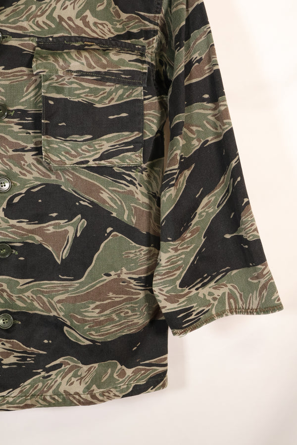 1960年代　日本製　シルバータイガー　Asian Cut シャツ　タイガーストライプ　中古品　カフスなし