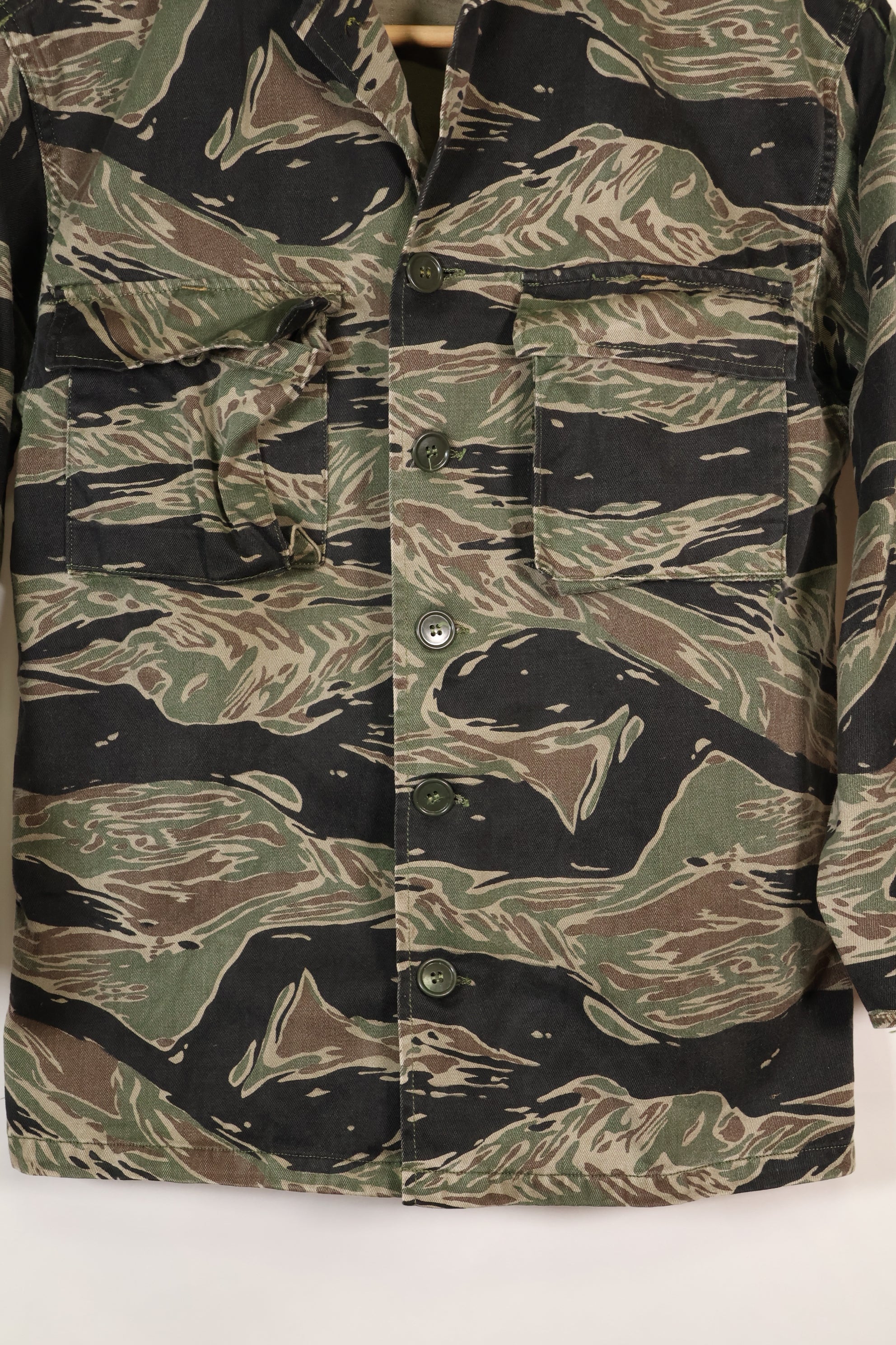 1960年代　日本製　シルバータイガー　Asian Cut シャツ　タイガーストライプ　中古品　カフスなし