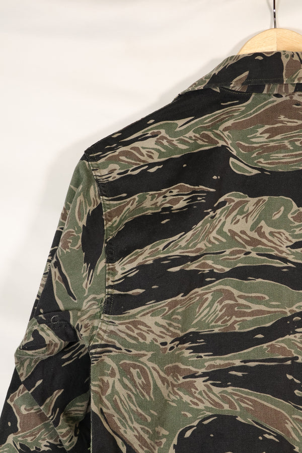 1960年代　日本製　シルバータイガー　Asian Cut シャツ　タイガーストライプ　中古品　カフスなし