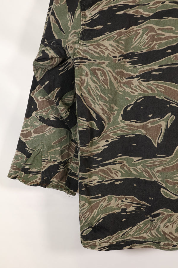 1960年代　日本製　シルバータイガー　Asian Cut シャツ　タイガーストライプ　中古品　カフスなし