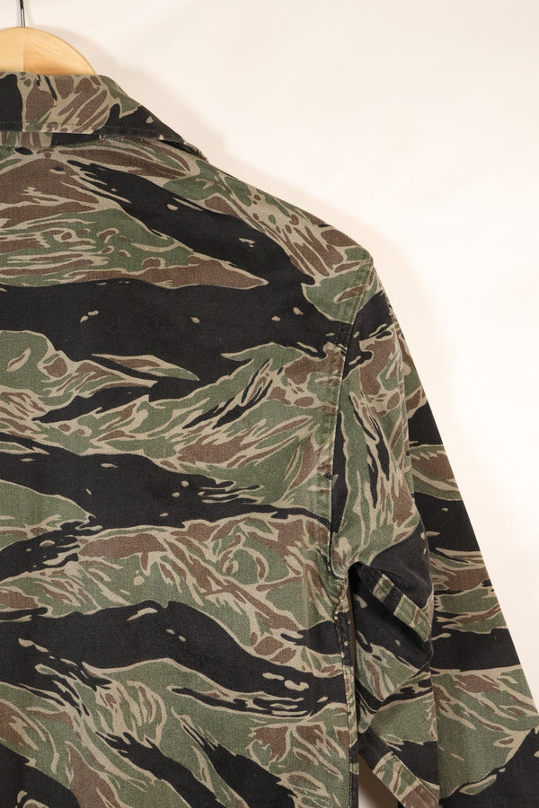 1960年代　日本製　シルバータイガー　Asian Cut シャツ　タイガーストライプ　中古品　カフスなし