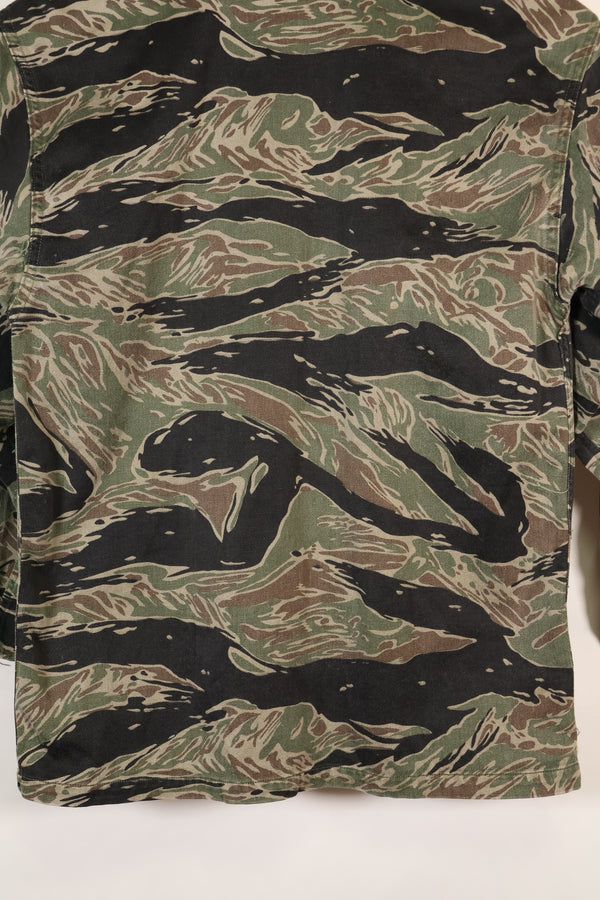 1960年代　日本製　シルバータイガー　Asian Cut シャツ　タイガーストライプ　中古品　カフスなし