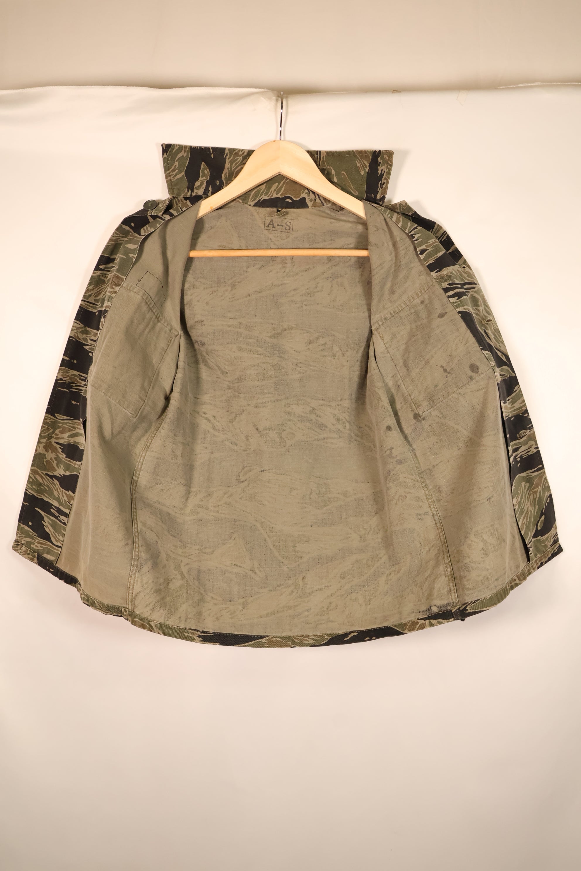 1960年代　シルバータイガー　A-S　タイガーストライプ　シャツ　パッチ付　通訳　中古品