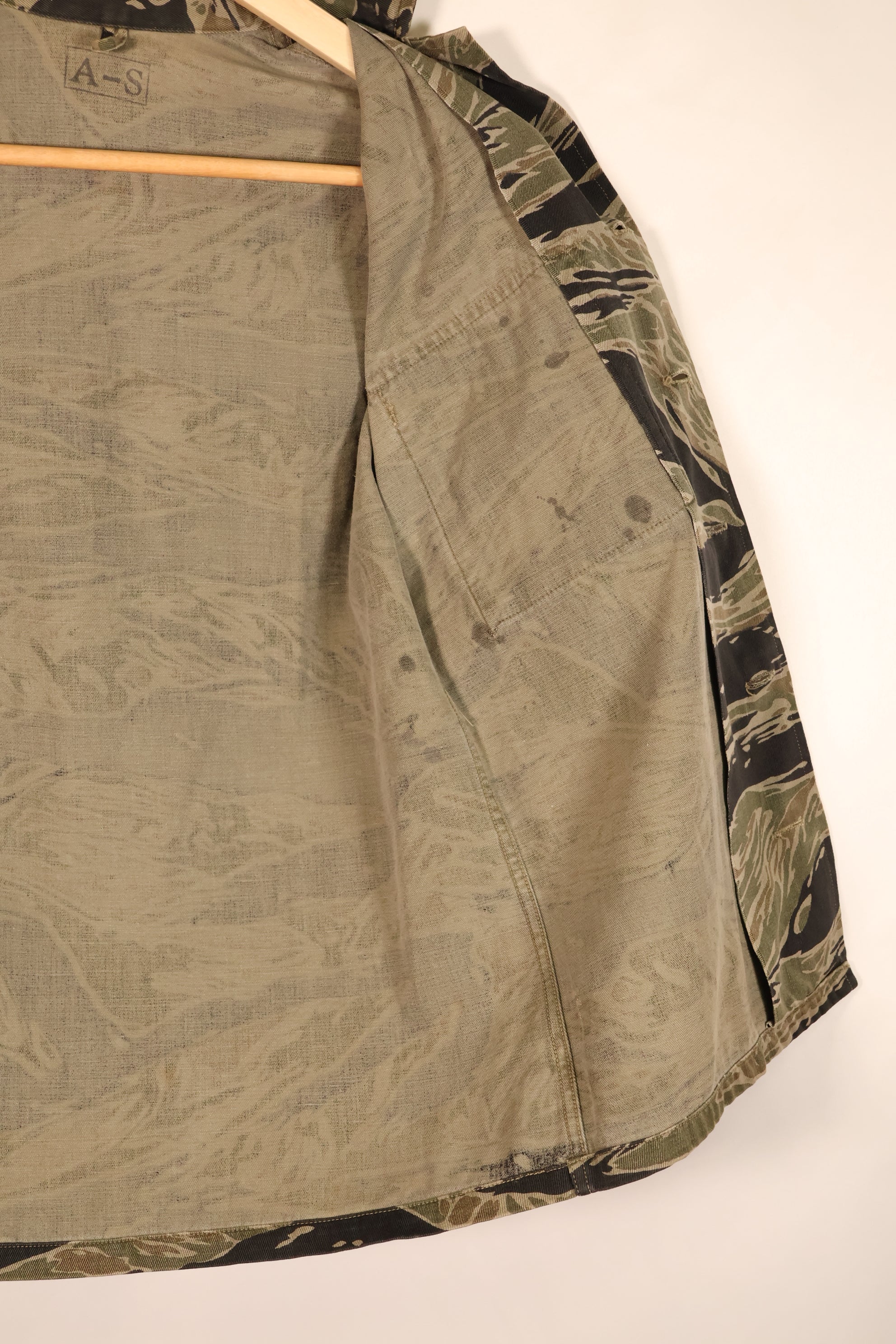 1960年代　シルバータイガー　A-S　タイガーストライプ　シャツ　パッチ付　通訳　中古品