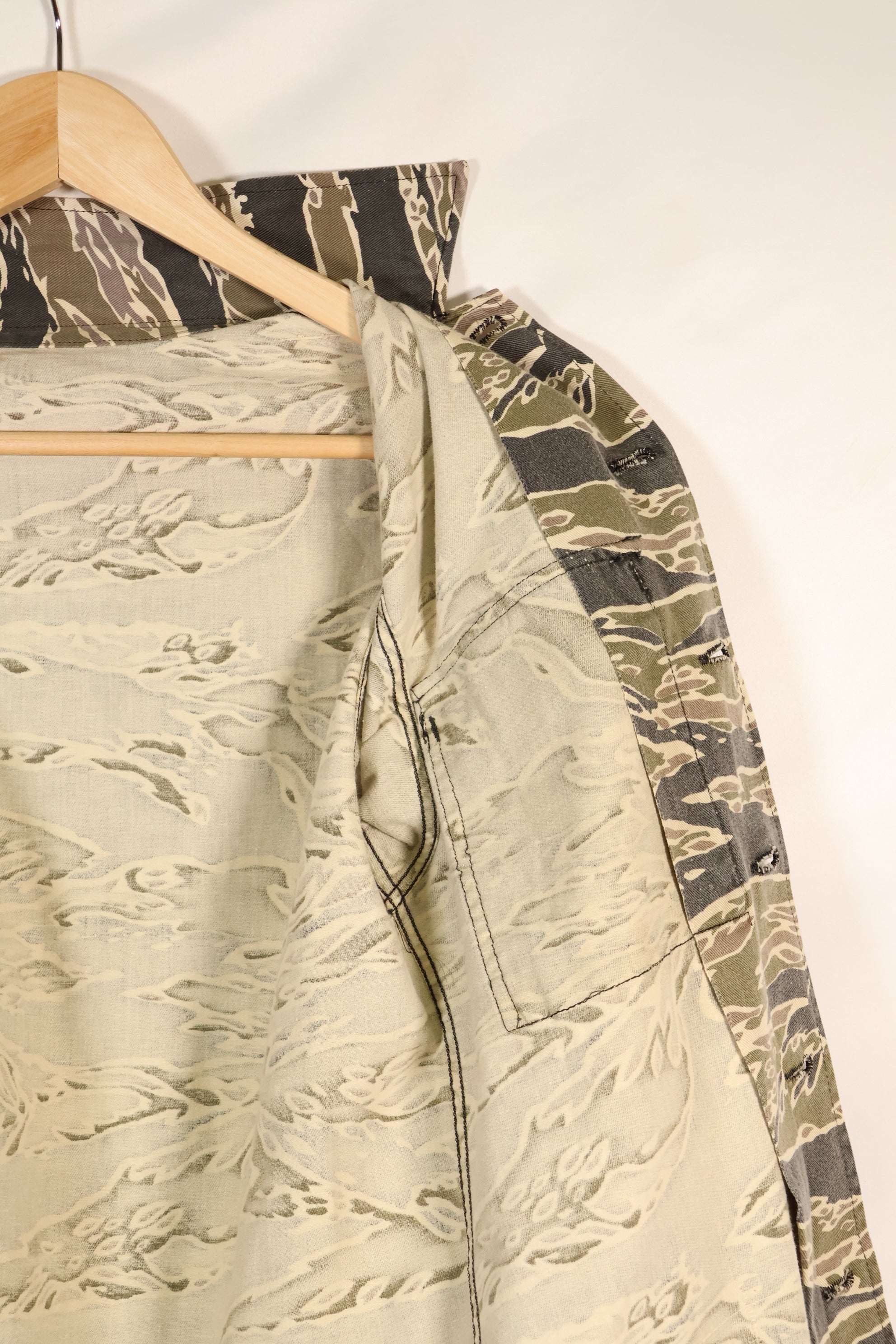 1970年代前半　レイトウォーパターン　タイガーストライプ　ヘビーコットン　シャツ　退色あり　中古品