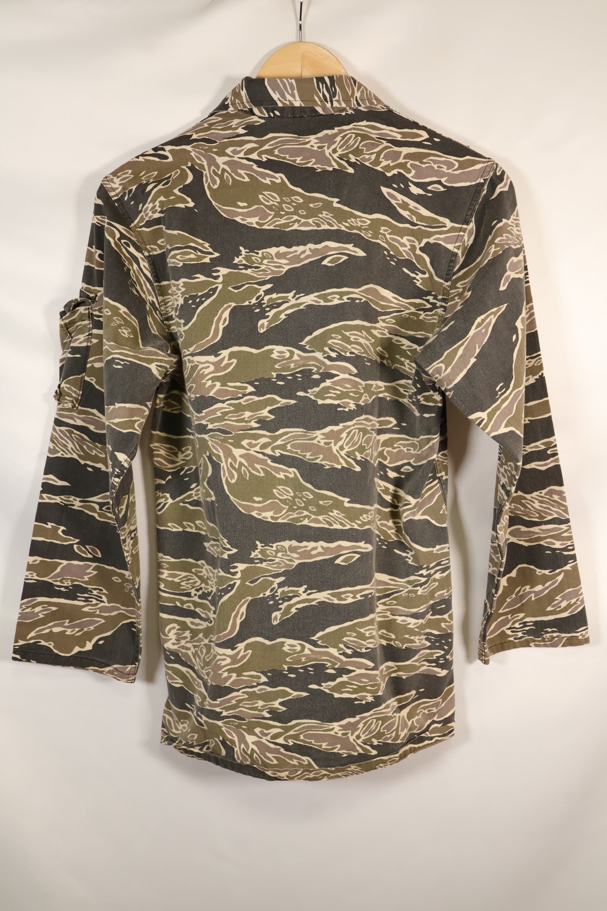 1970年代前半　レイトウォーパターン　タイガーストライプ　ヘビーコットン　シャツ　退色あり　中古品