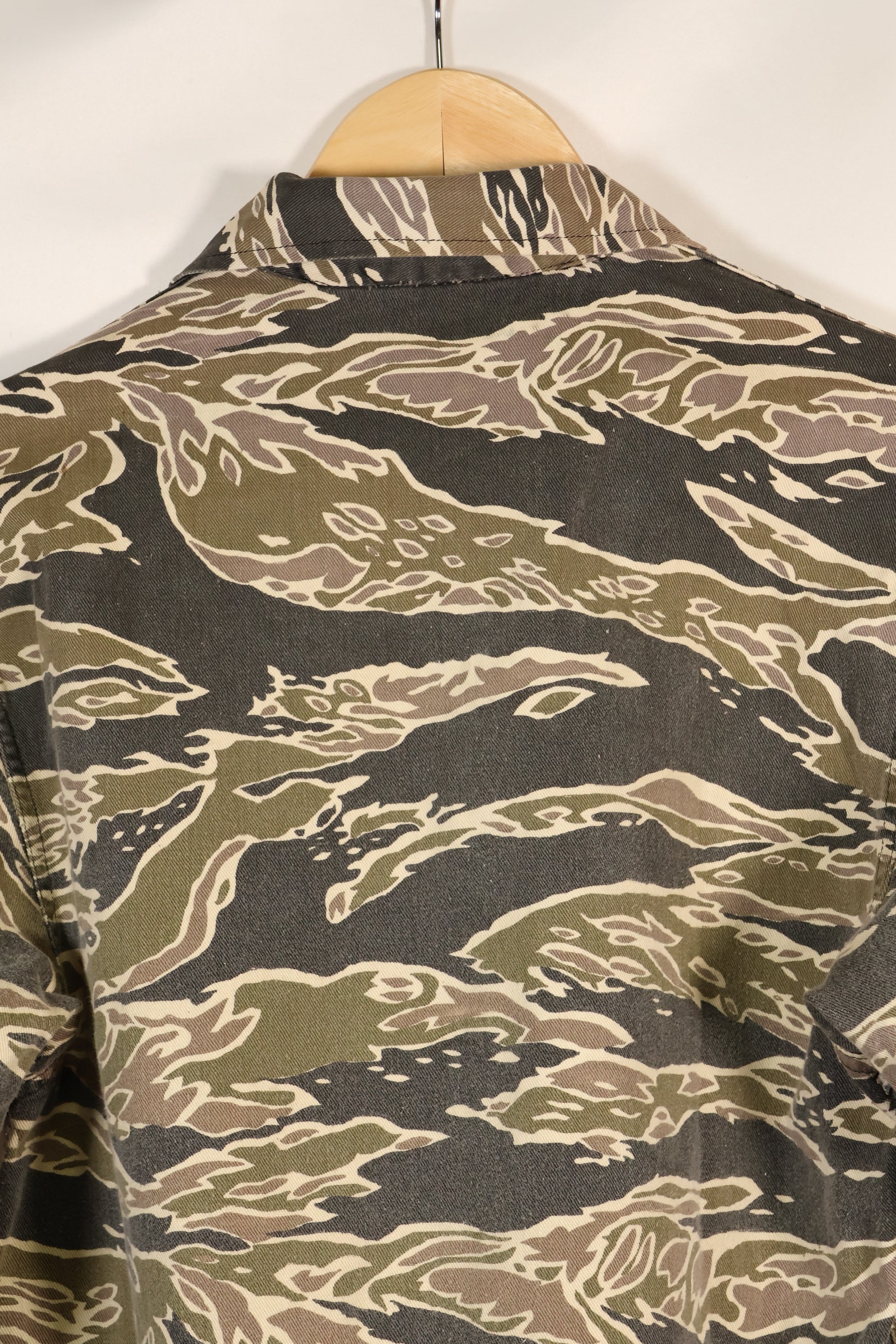 1970年代前半　レイトウォーパターン　タイガーストライプ　ヘビーコットン　シャツ　退色あり　中古品