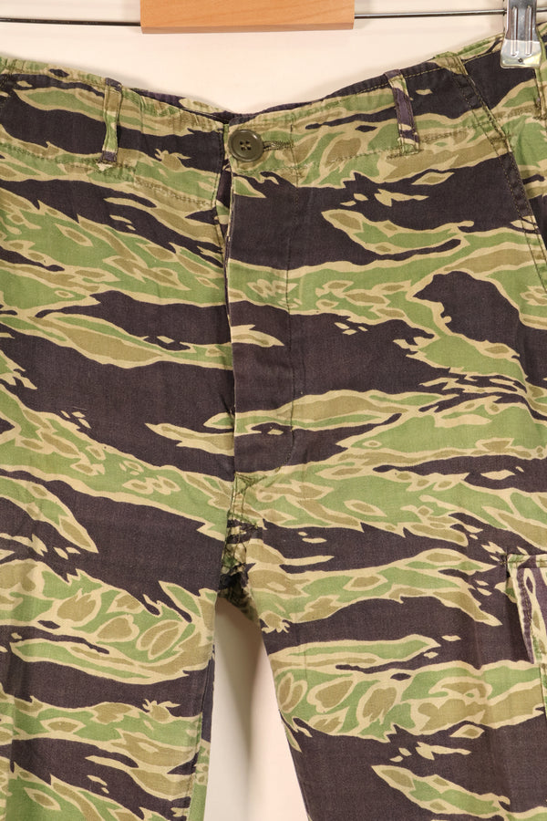 1960年代後半　A-M　レイトウォーライトウェイトパターン　Asianカット　タイガーストライプ　パンツ　褪色あり