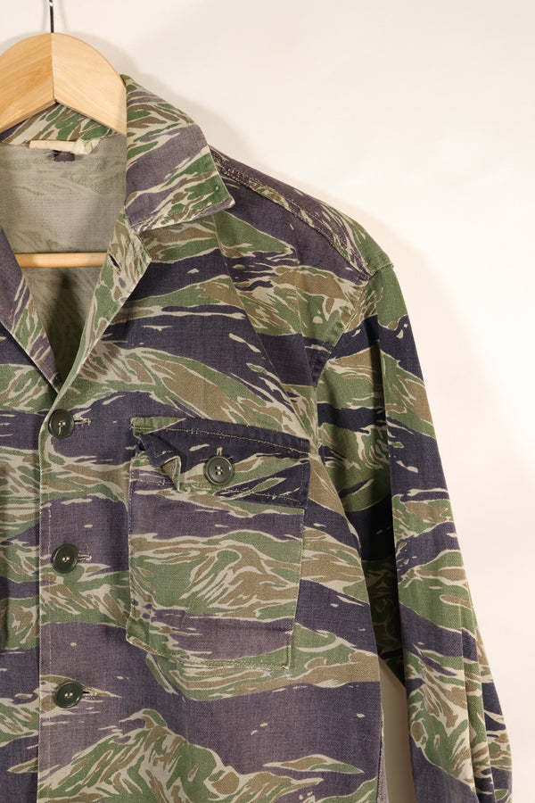 1960年代半　A-L　日本製　シルバータイガー　Asianカット　シャツ　退色あり　中古品