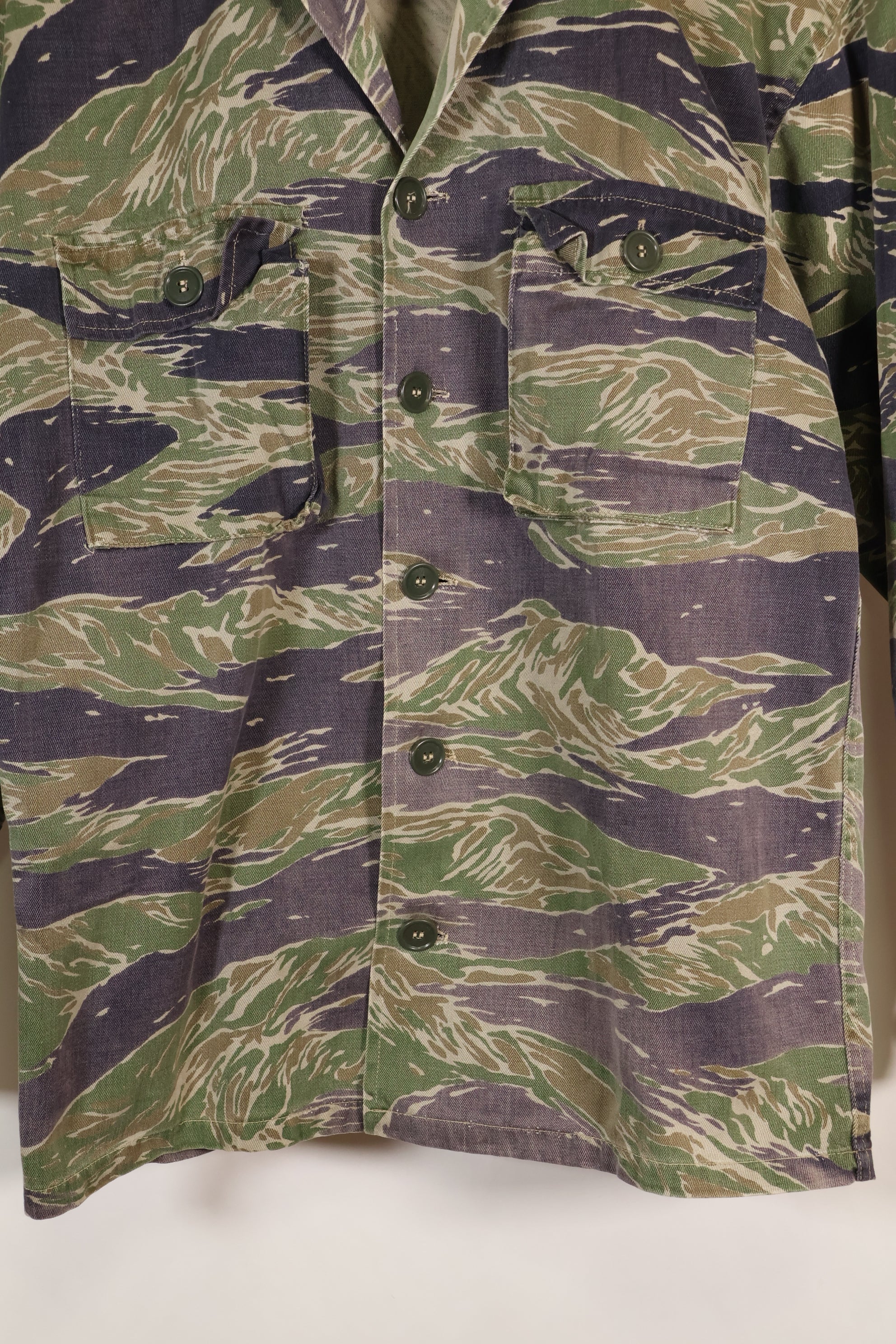 1960年代半　A-L　日本製　シルバータイガー　Asianカット　シャツ　退色あり　中古品