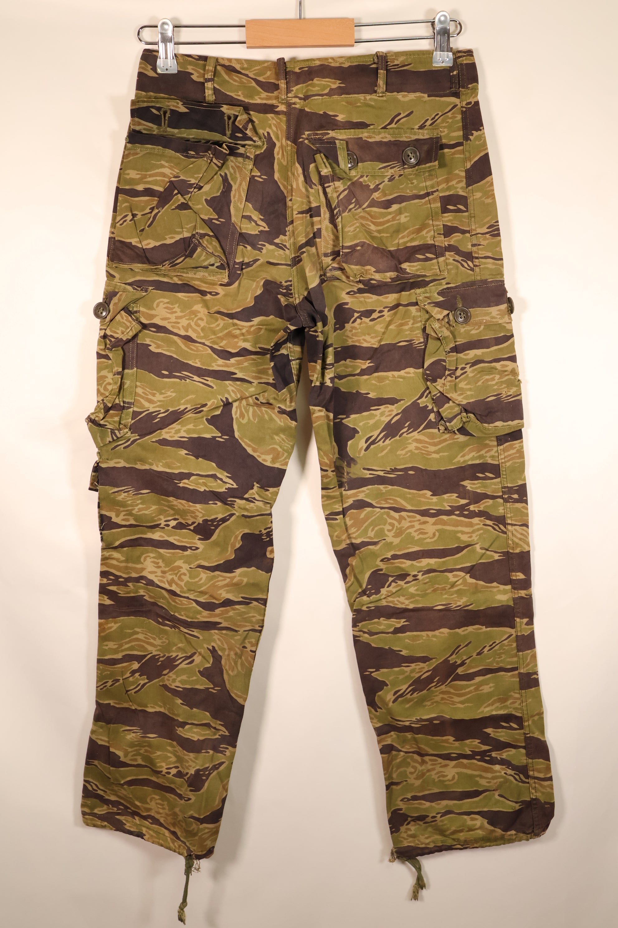 1960年代後半　A-M　レイトウォーパターン　ヘビーウェイト生地　タイガーストライプ　パンツ　Asianカット　中古品