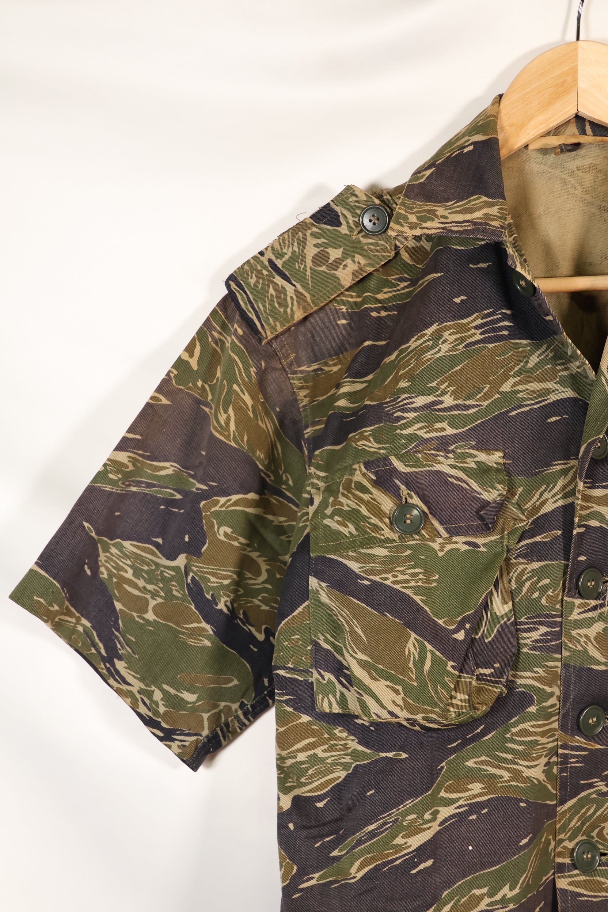 1960年代半　A-M　シルバータイガーシャツ　Asianカット　エポレット改造　中古品