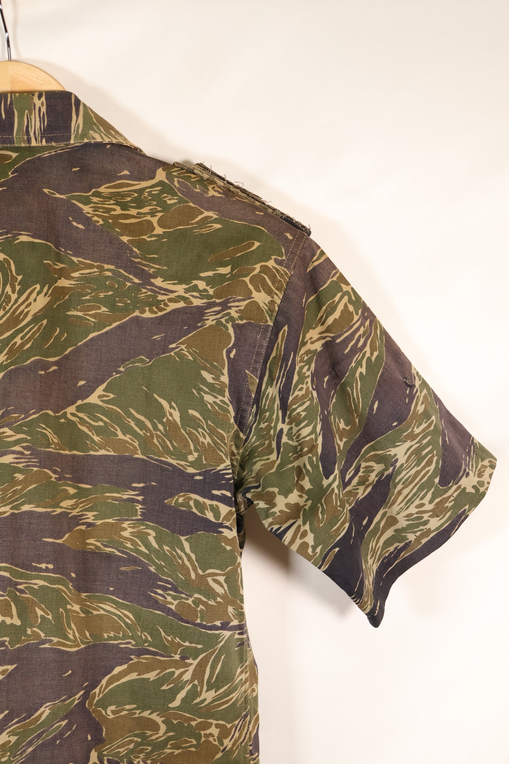 1960年代半　A-M　シルバータイガーシャツ　Asianカット　エポレット改造　中古品