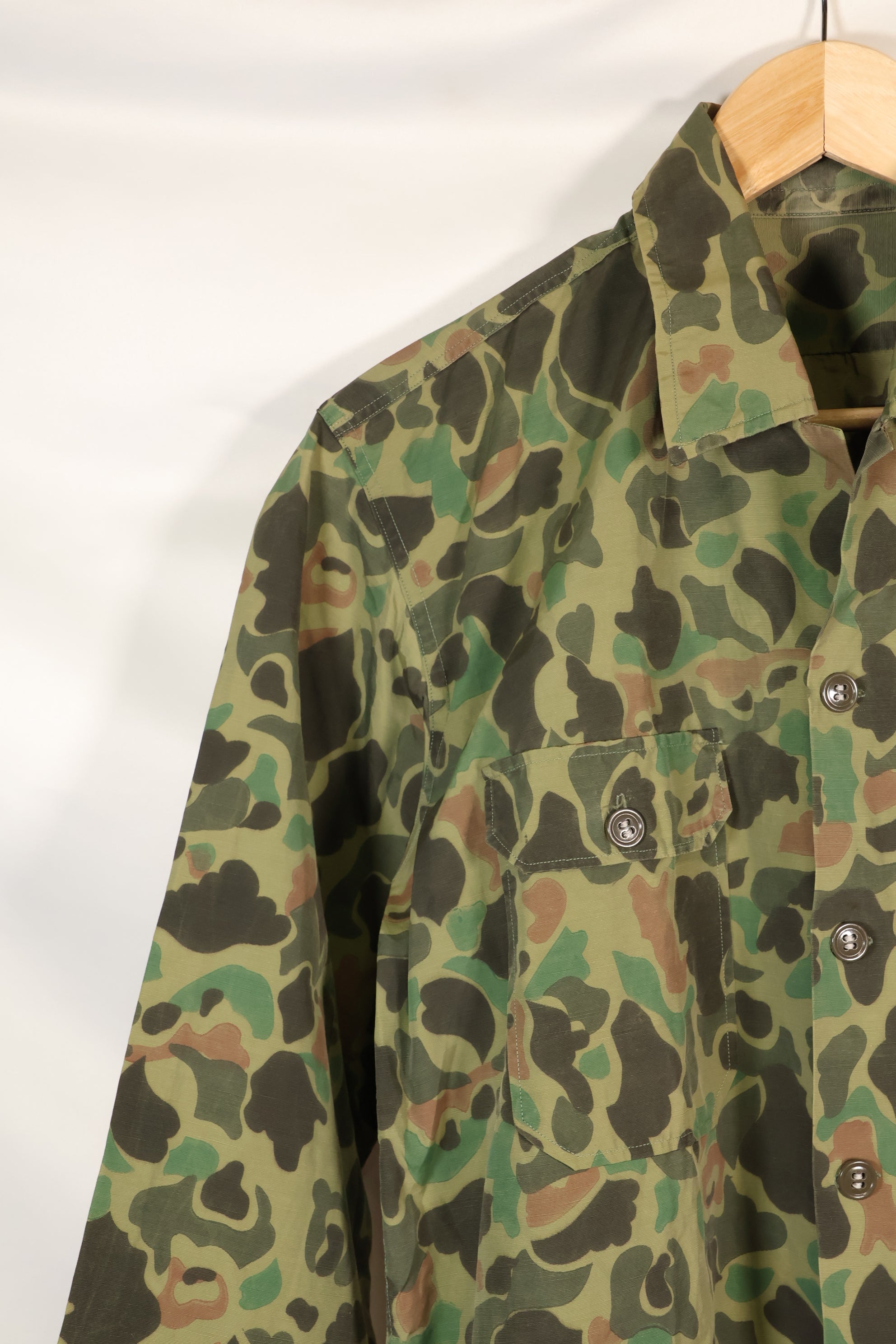 1970年代頃　韓国軍　フロッグスキン迷彩　ナイロン生地　ローカルメイド　シャツ　中古品