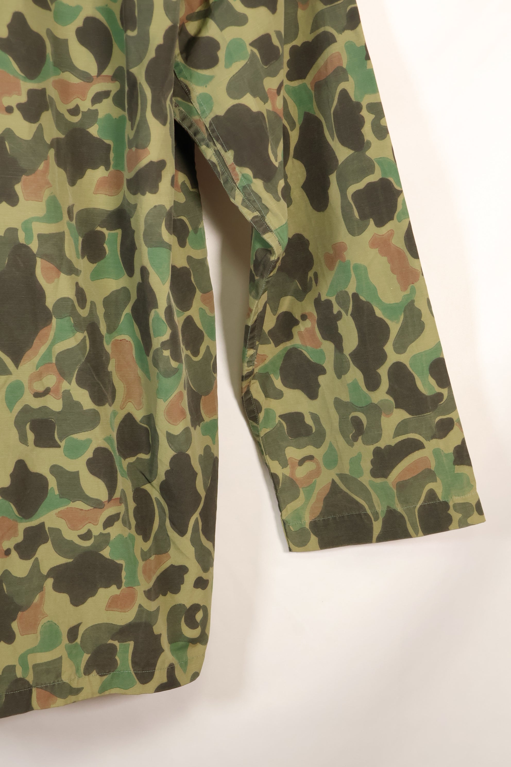 1970年代頃　韓国軍　フロッグスキン迷彩　ナイロン生地　ローカルメイド　シャツ　中古品