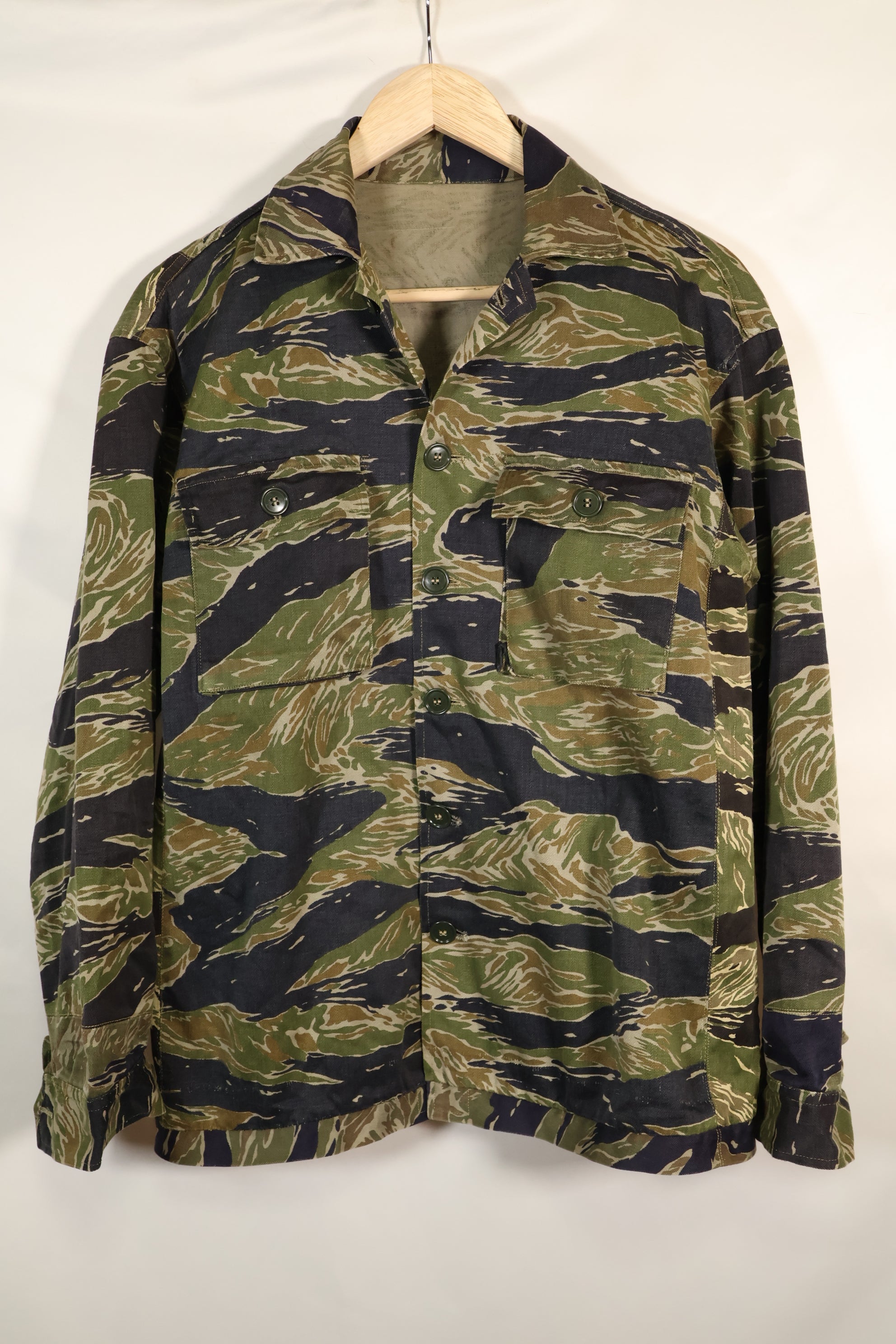 1960年代半　日本製　シルバータイガーシャツ　Asianカット　別生地サイズ改造あり　中古品