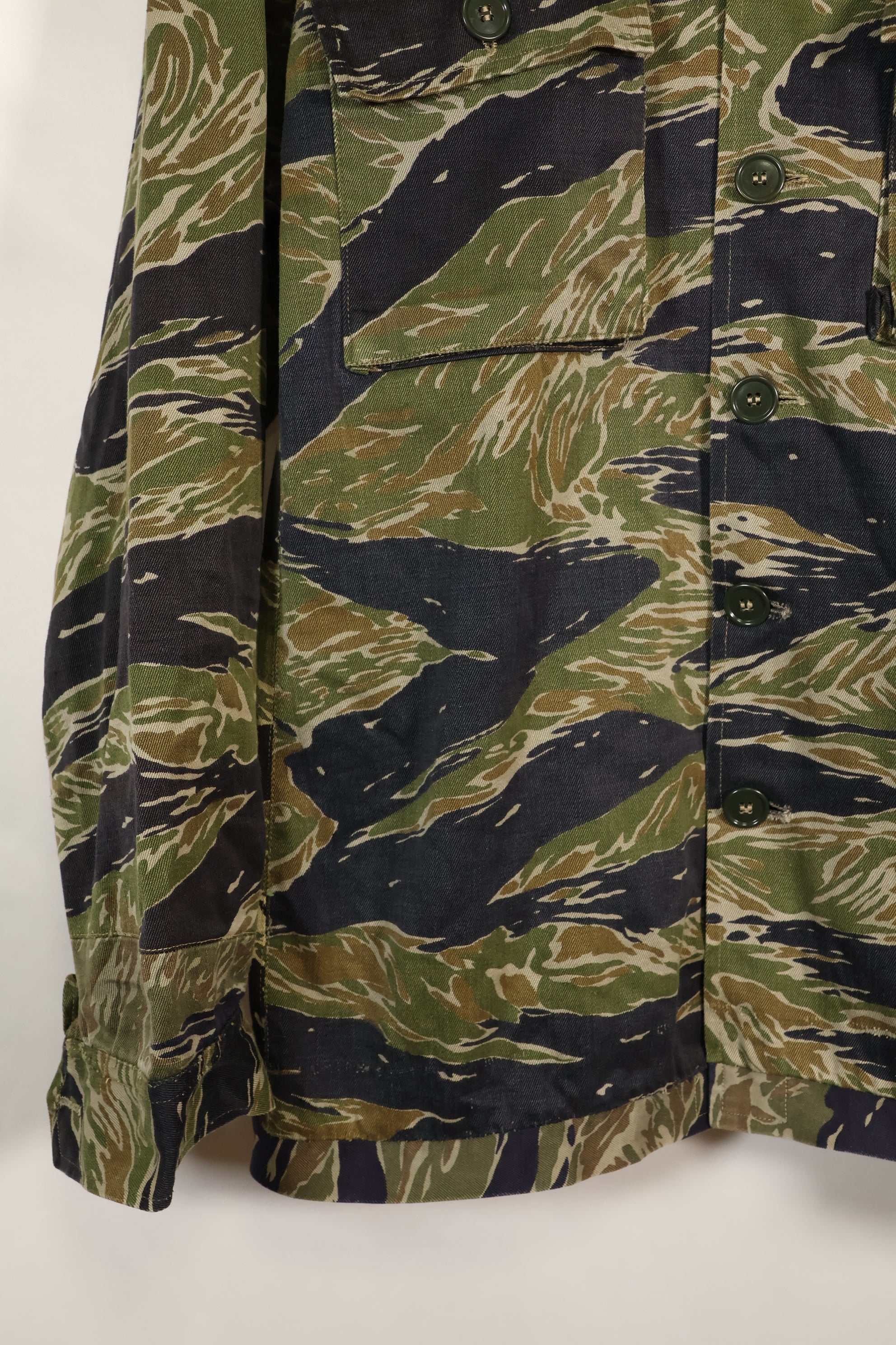 1960年代半　日本製　シルバータイガーシャツ　Asianカット　別生地サイズ改造あり　中古品