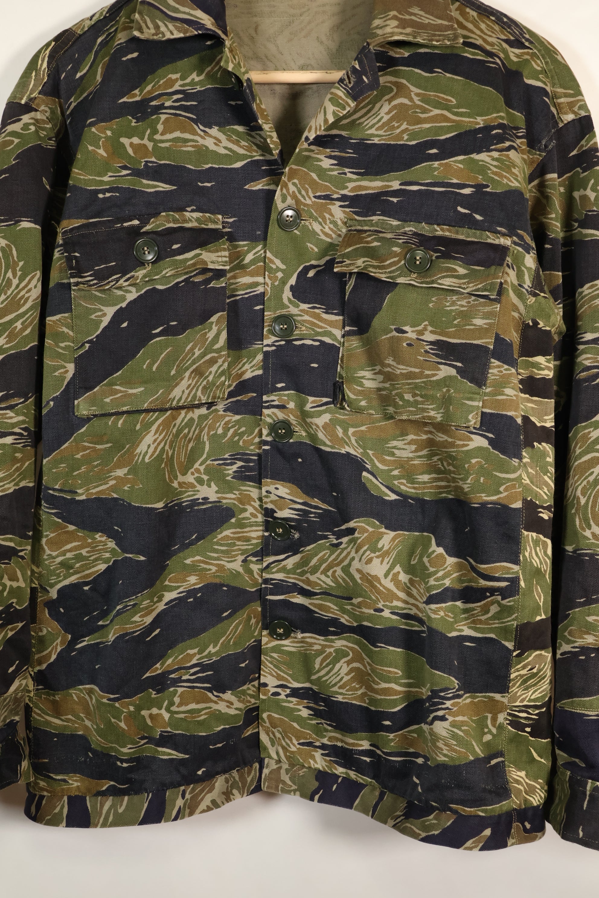 1960年代半　日本製　シルバータイガーシャツ　Asianカット　別生地サイズ改造あり　中古品