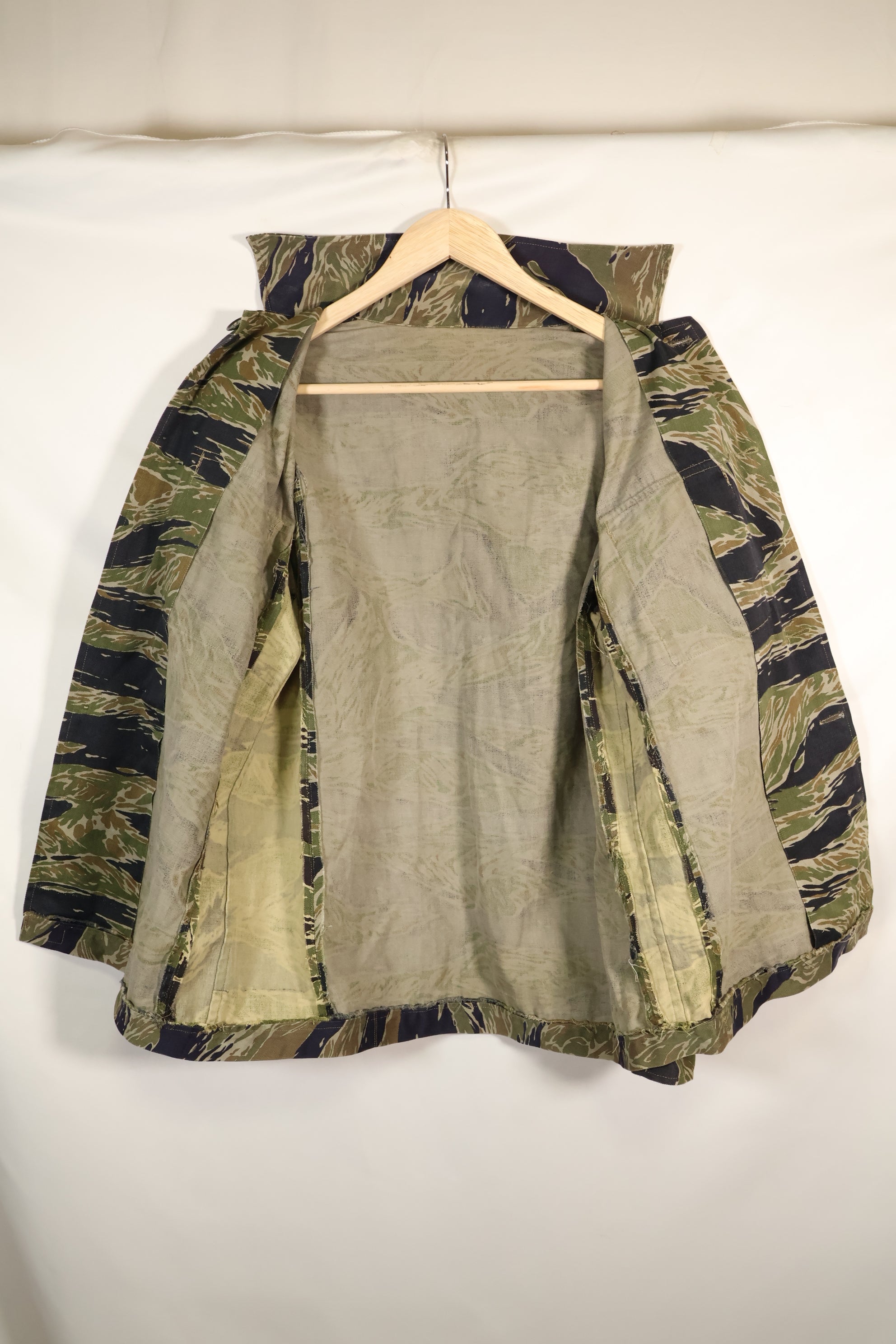 1960年代半　日本製　シルバータイガーシャツ　Asianカット　別生地サイズ改造あり　中古品